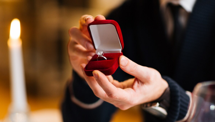 How to Choose an Engagement Ring Tips for Selecting the Perfect Diamond