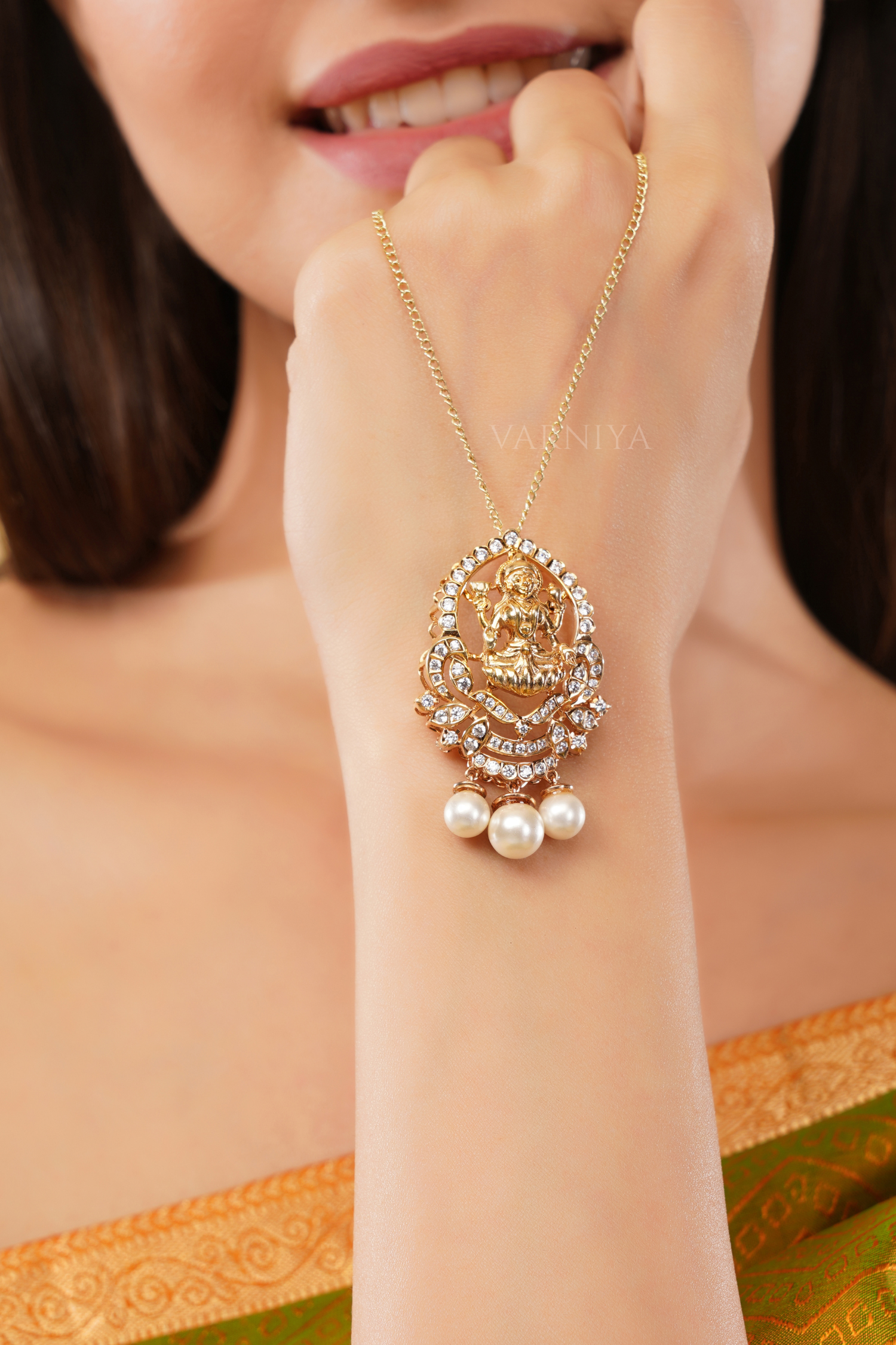 Traditional Sparkling Halo Pendant