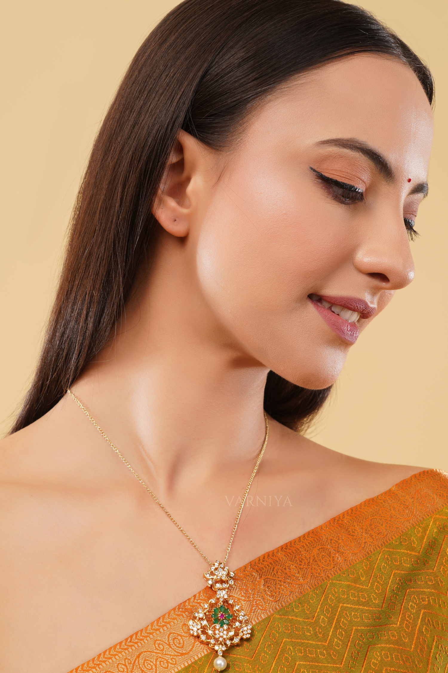 Traditional Openwork Leaf Pendant