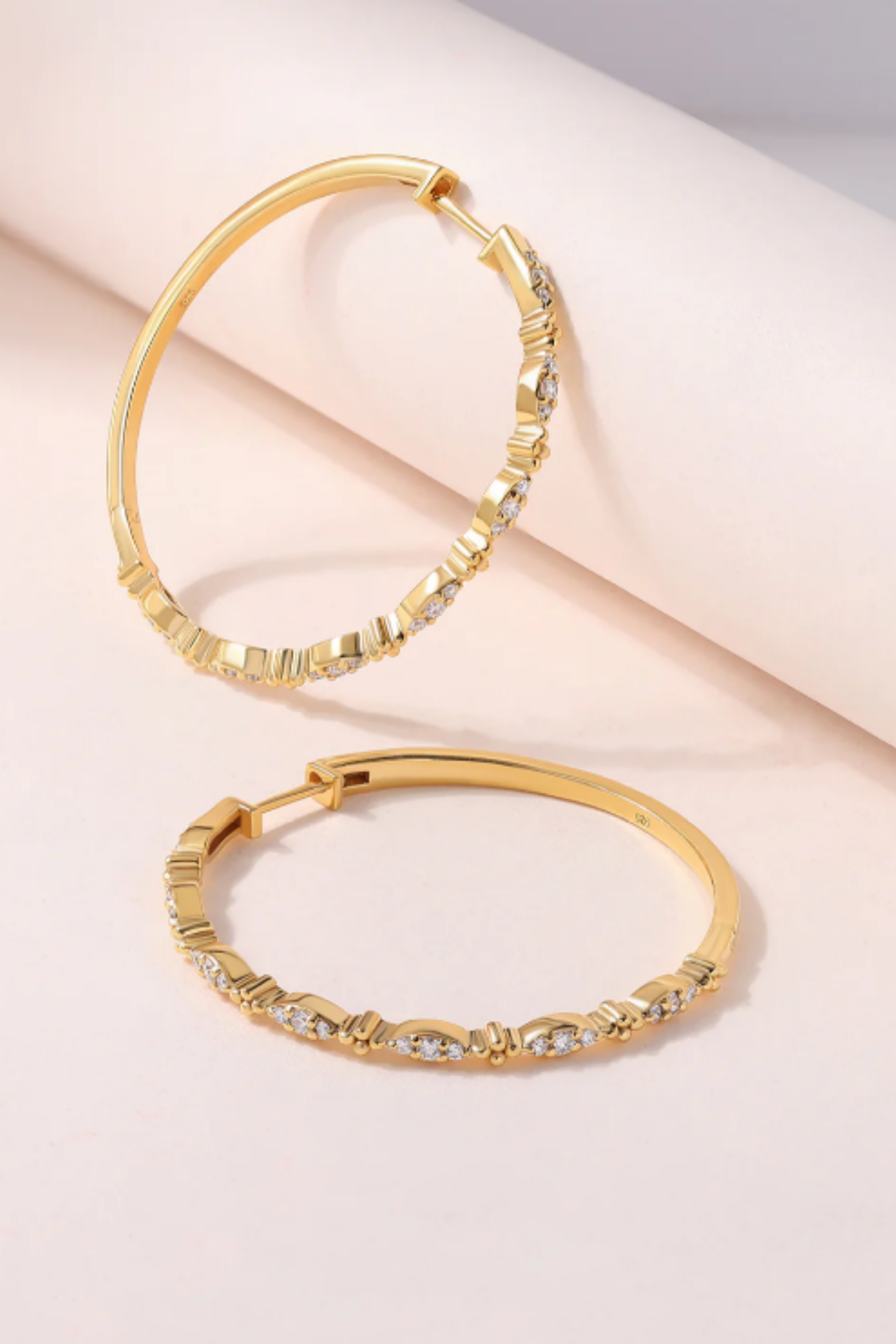 The Glimmer Hoops
