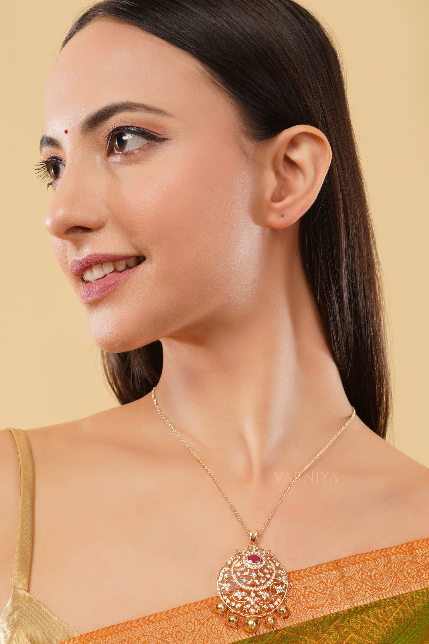 Traditional Graceful Teardrop Pendant