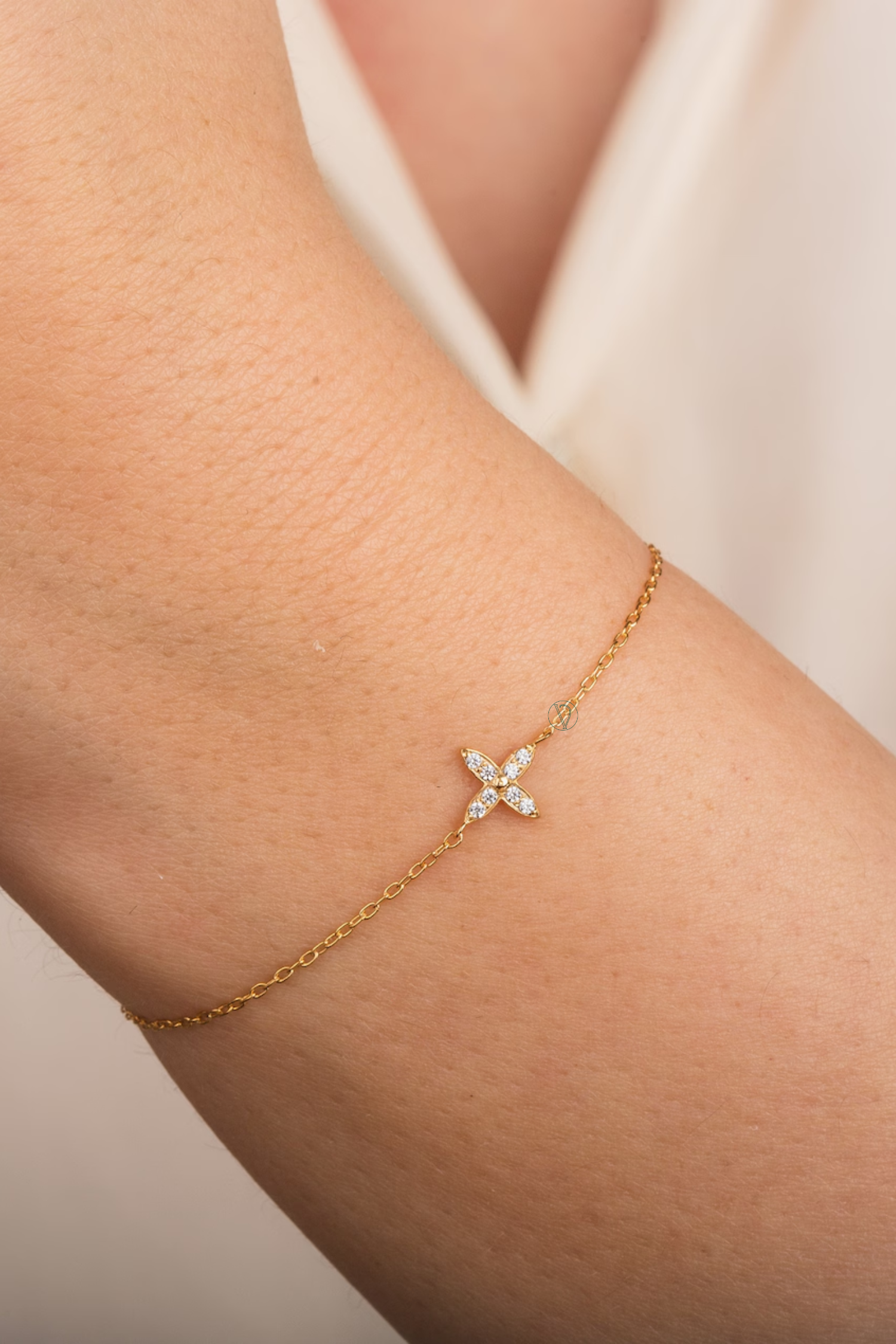 Clove Flower Diamond Bracelet