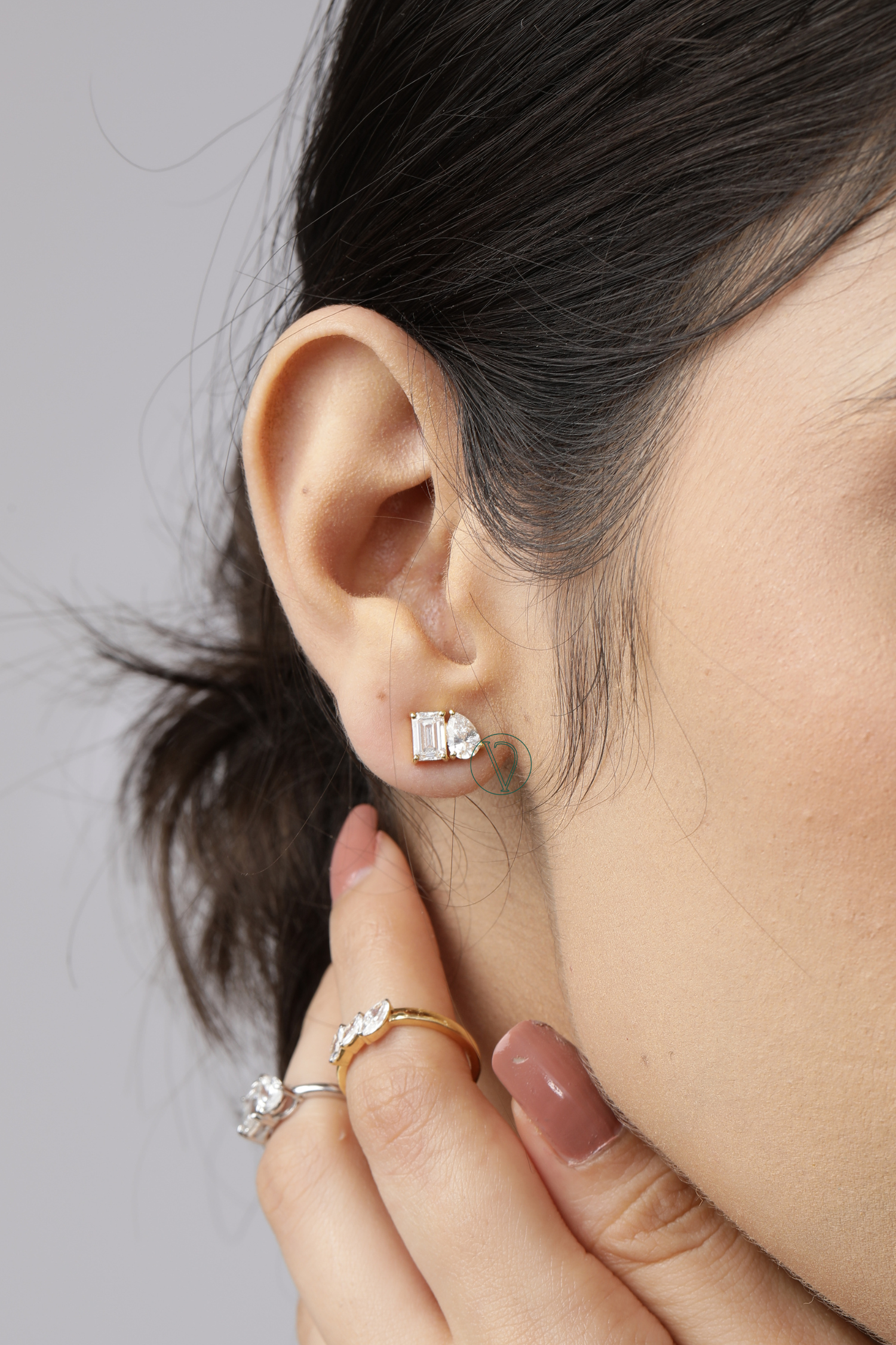 Vera Emerald Pear Earrings