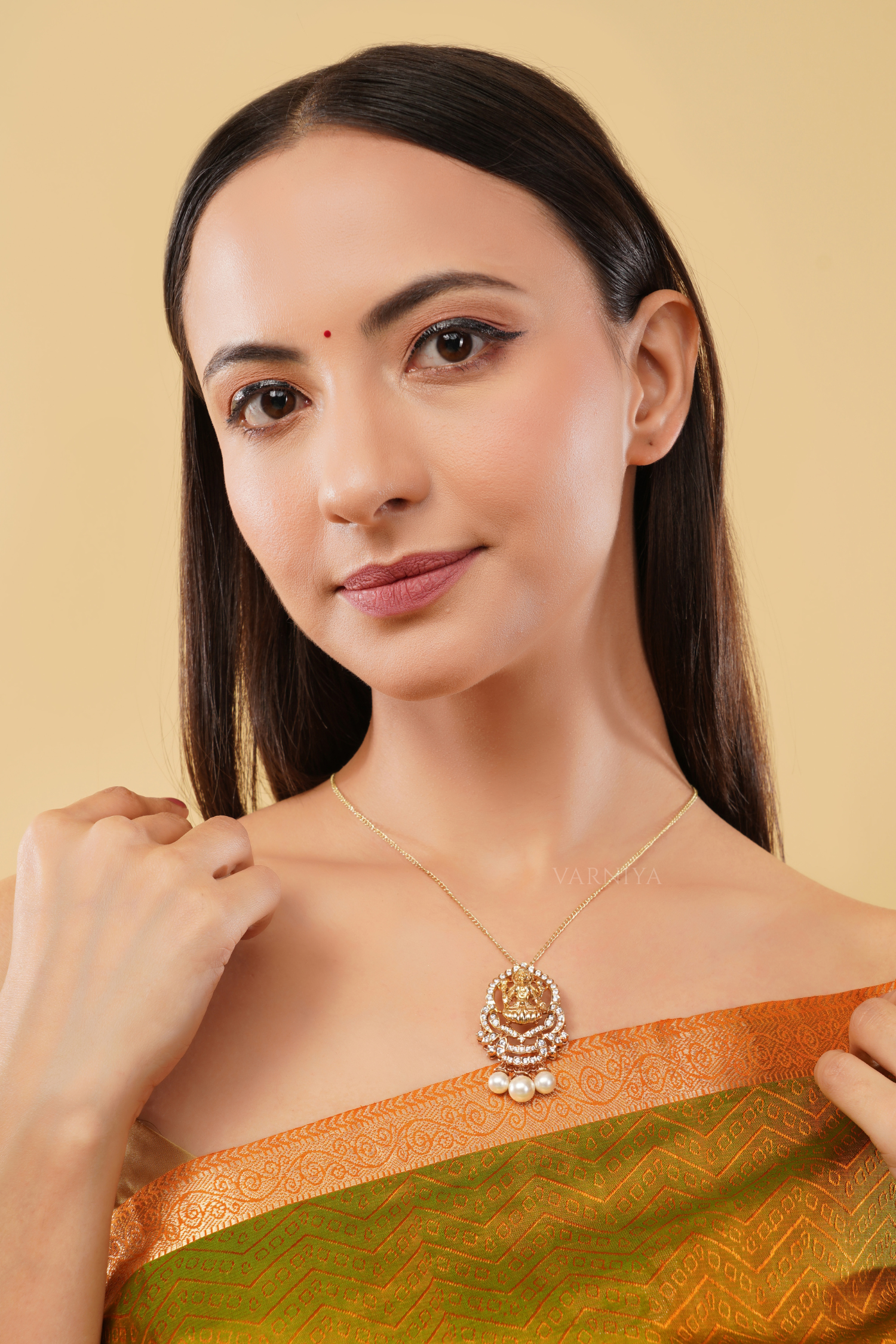 Traditional Sparkling Halo Pendant