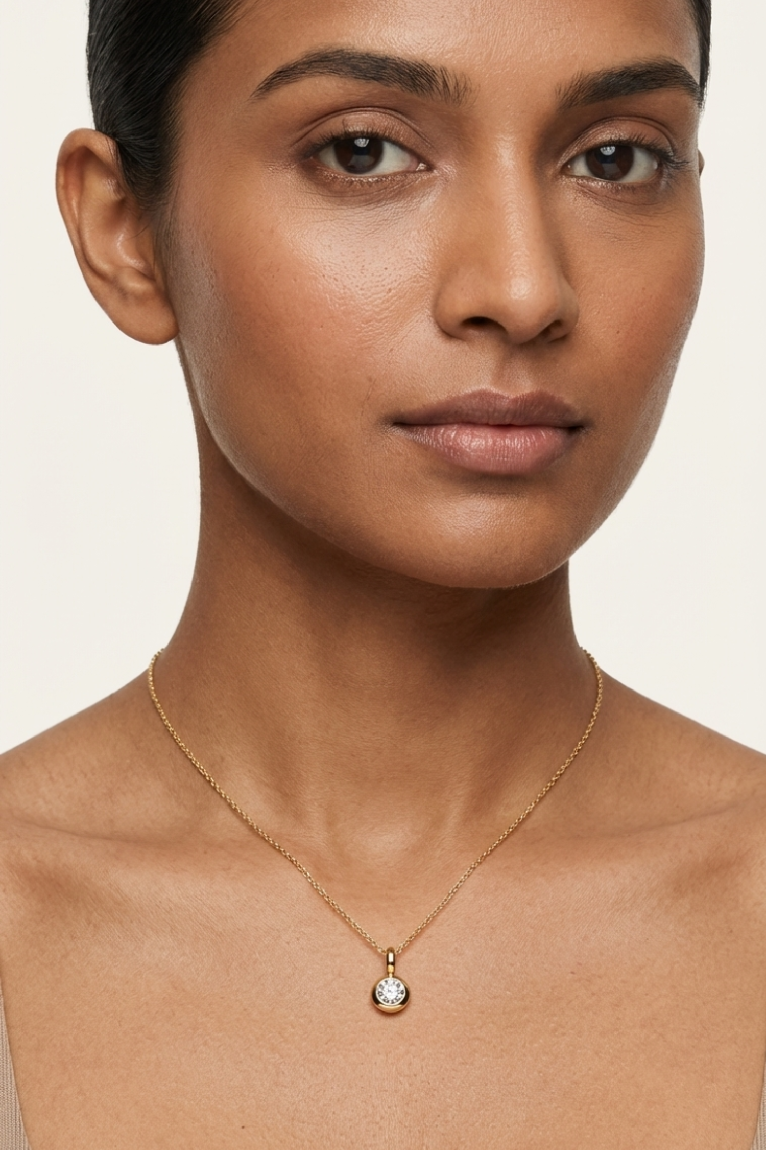 Bezel Set Round Shaped Pendant