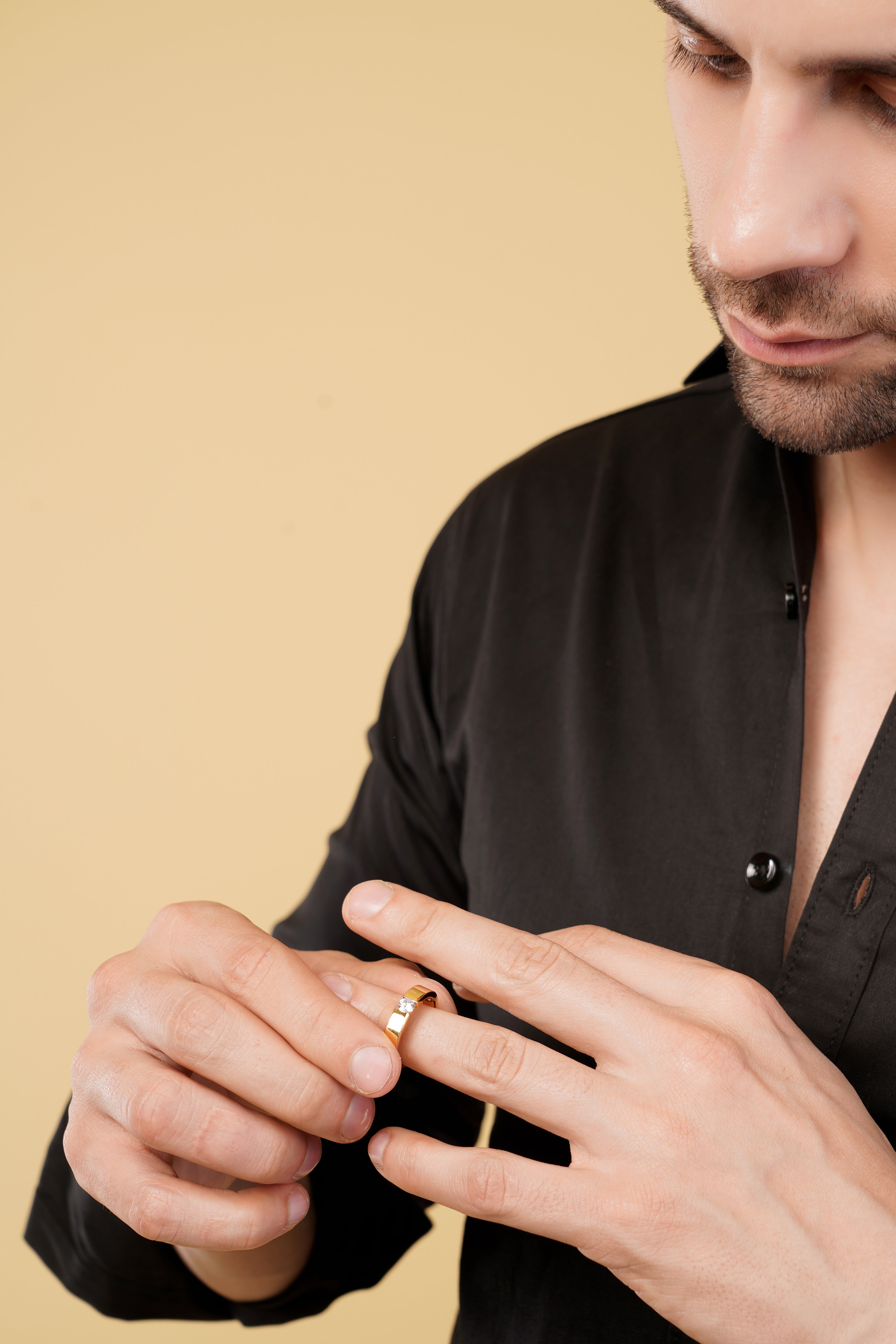 Loyal Ring with a Round Solitaire