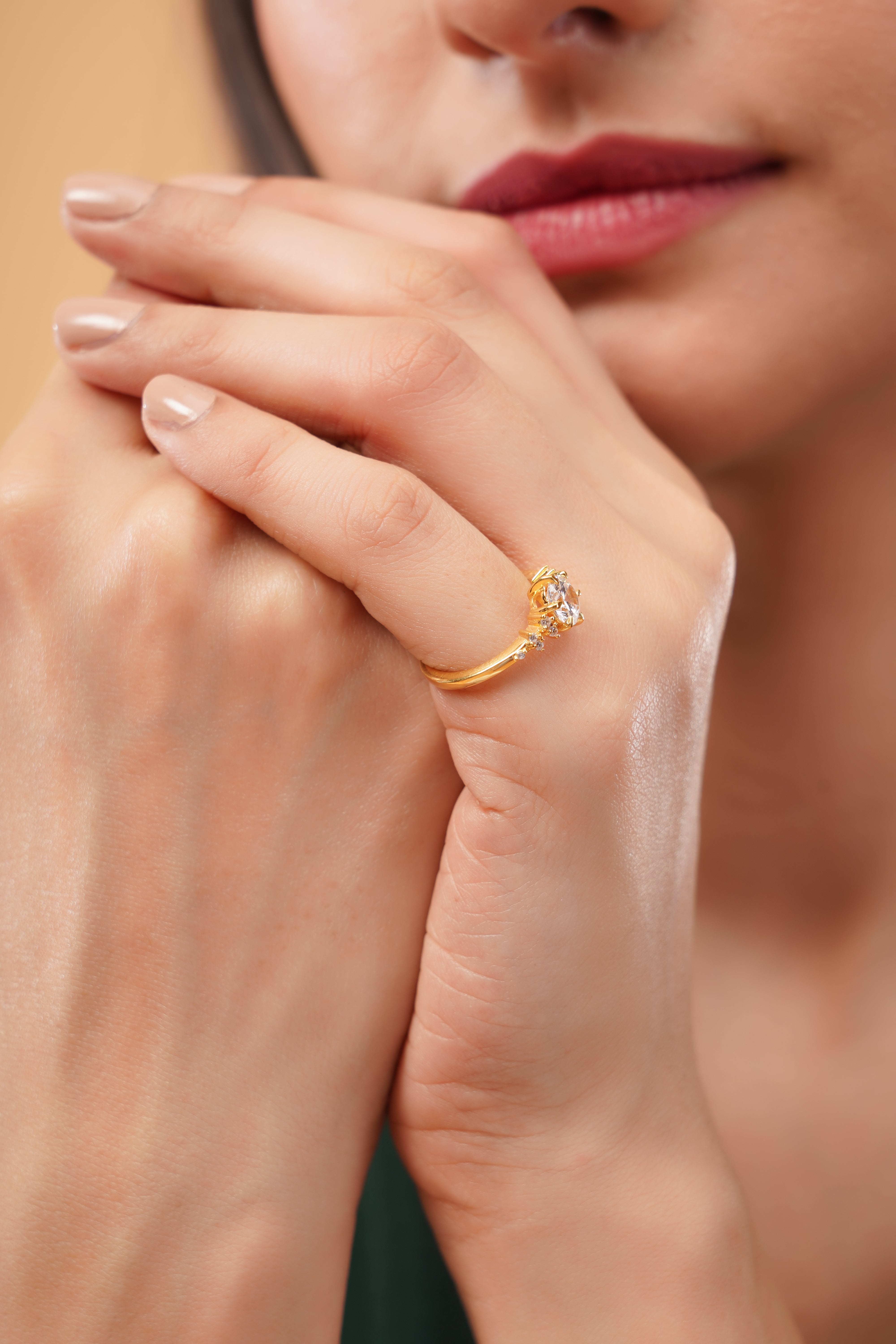 Luminosa Bloom Round Engagement Ring