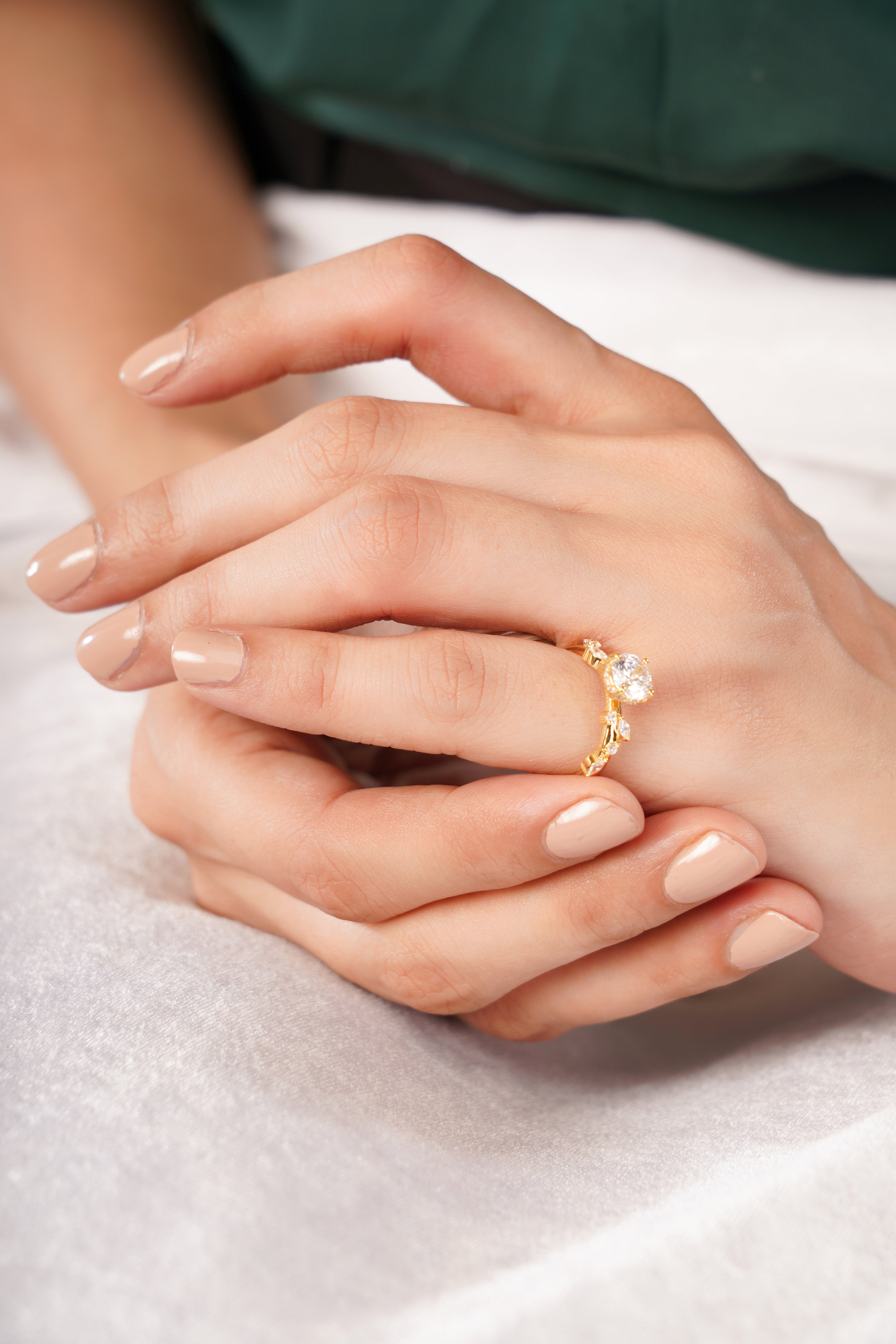 Florentina Round Brilliant Vine Ring