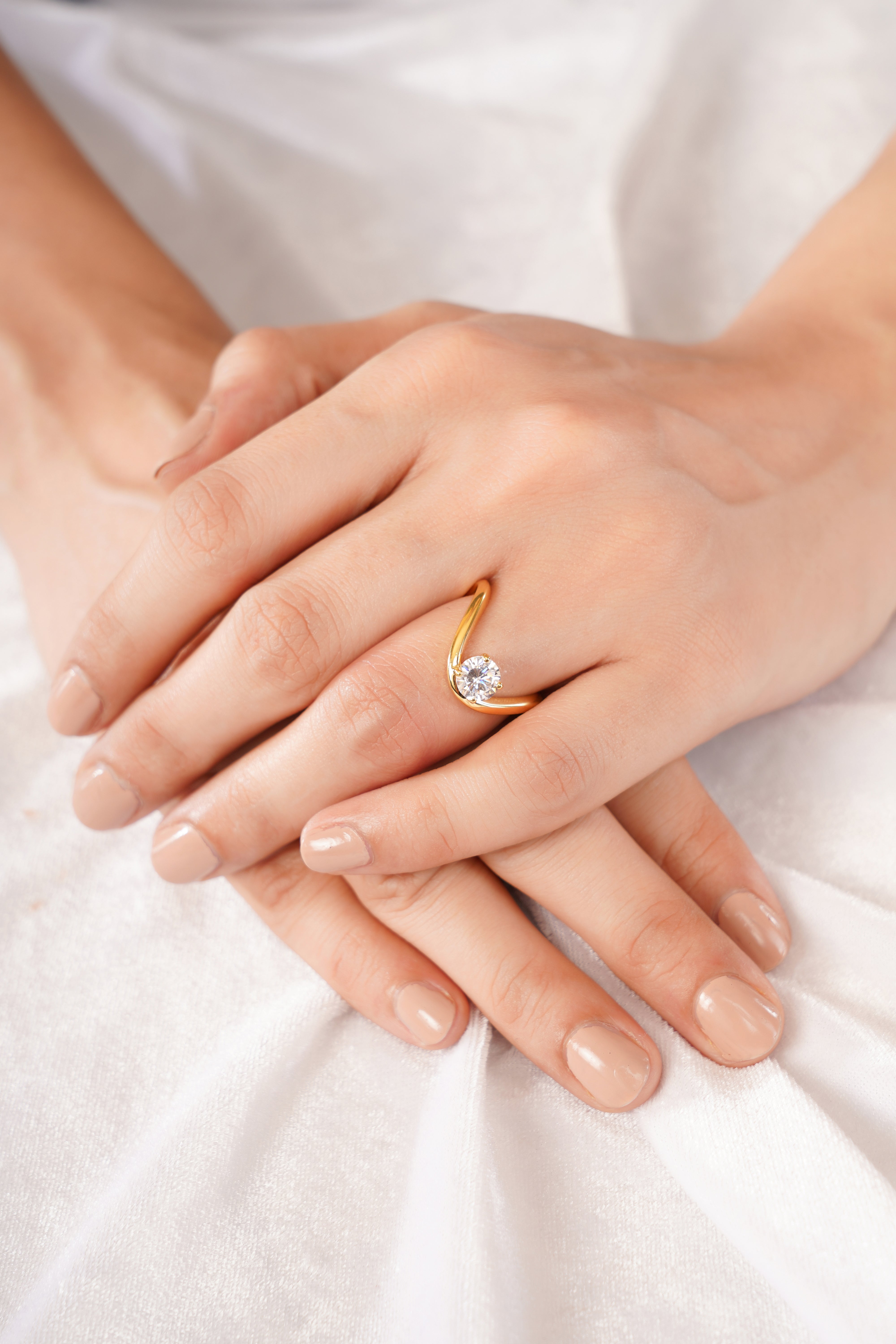 Valentina V-Band Engagement Ring