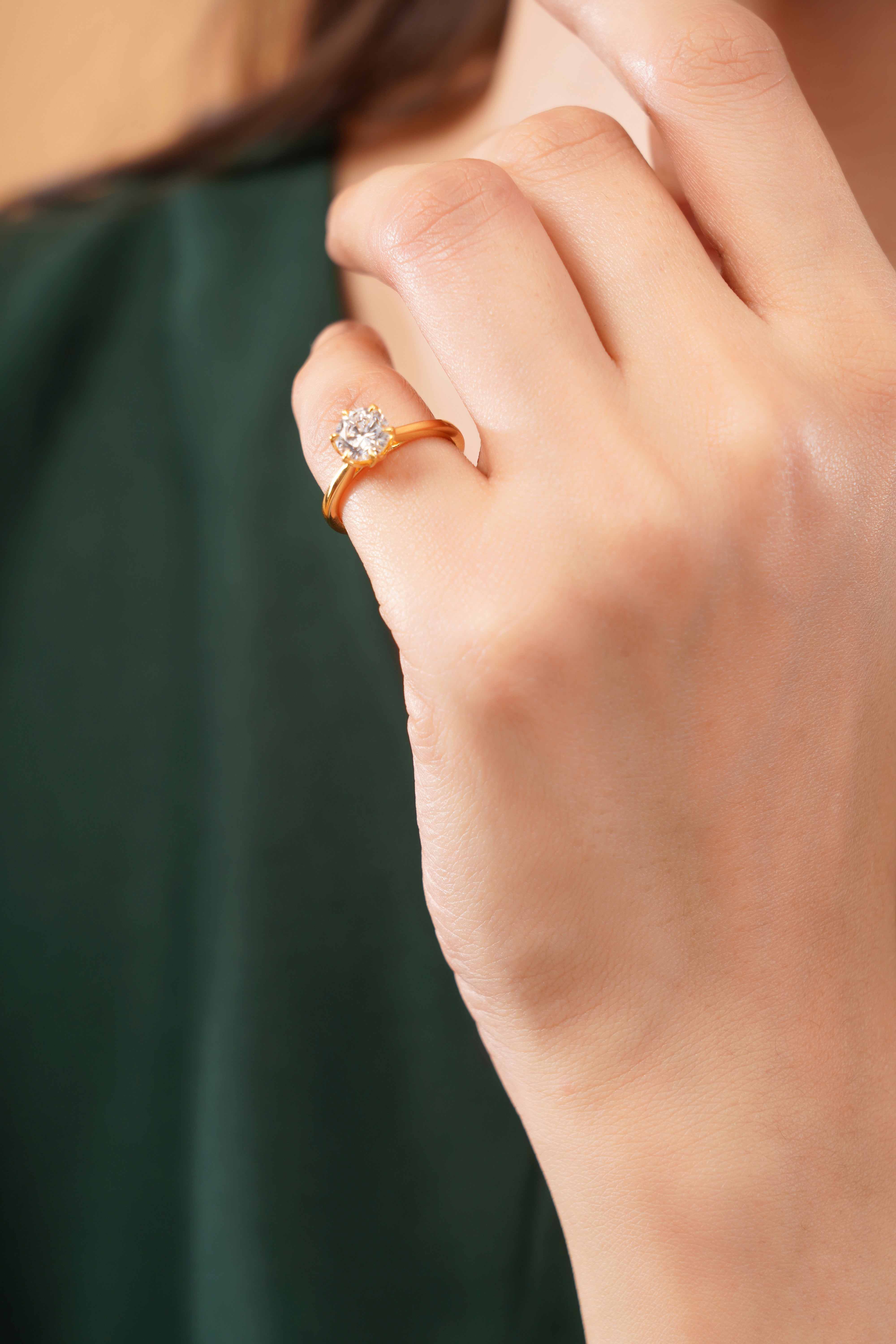 Elysian Round Hidden Halo Solitaire