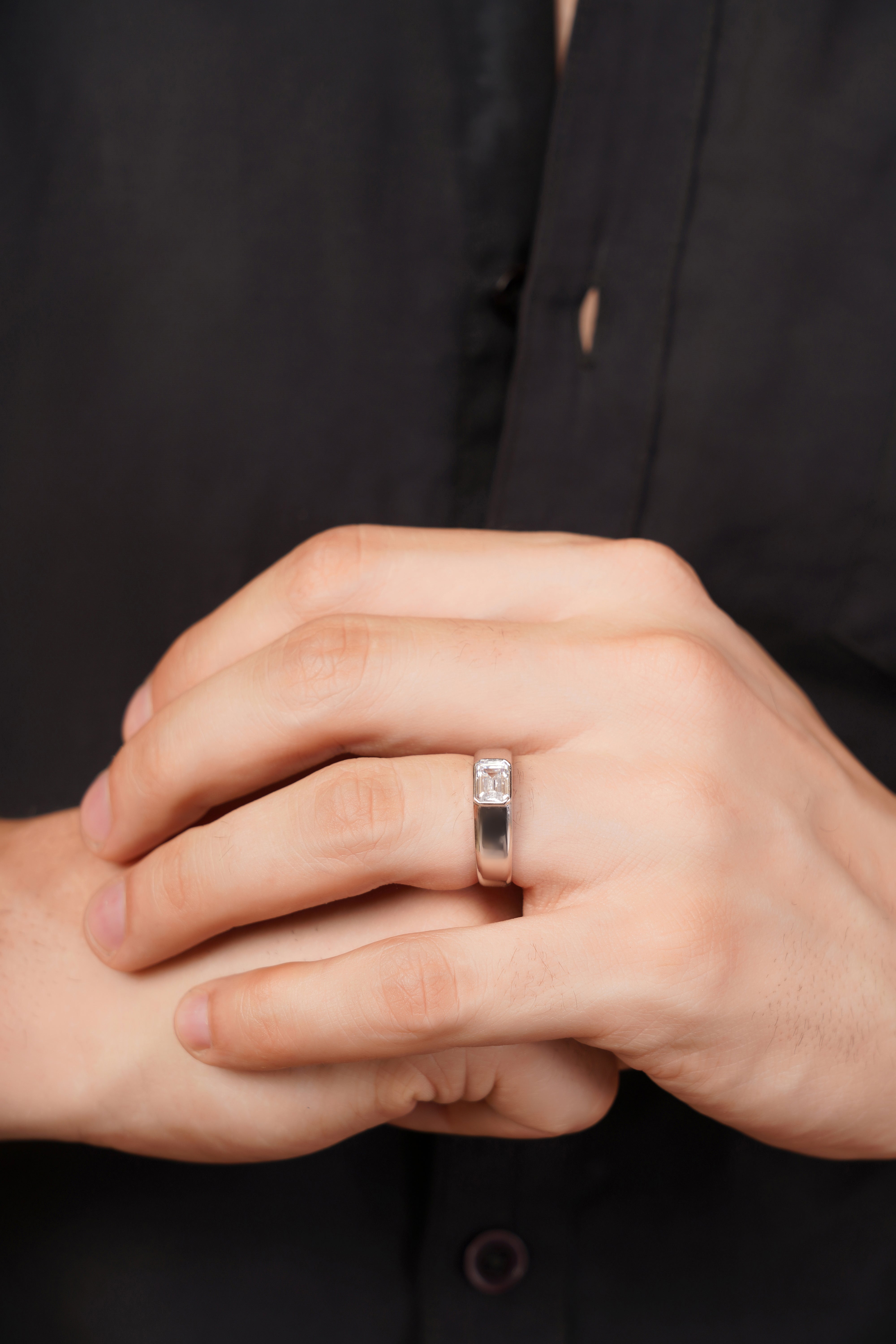 Sovereign Band with a Emerald Solitaire