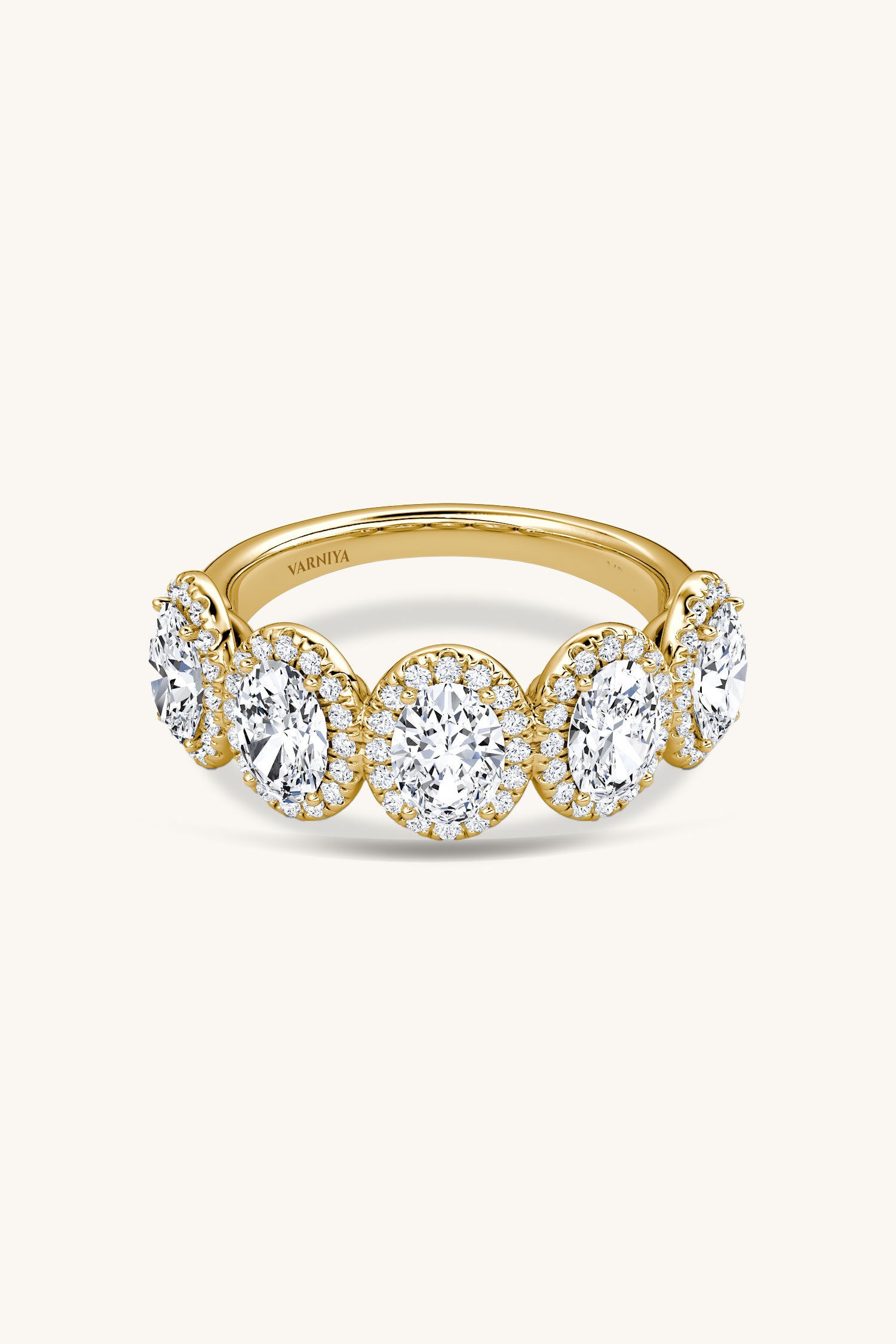 Beatriz Halo Oval Pave Band
