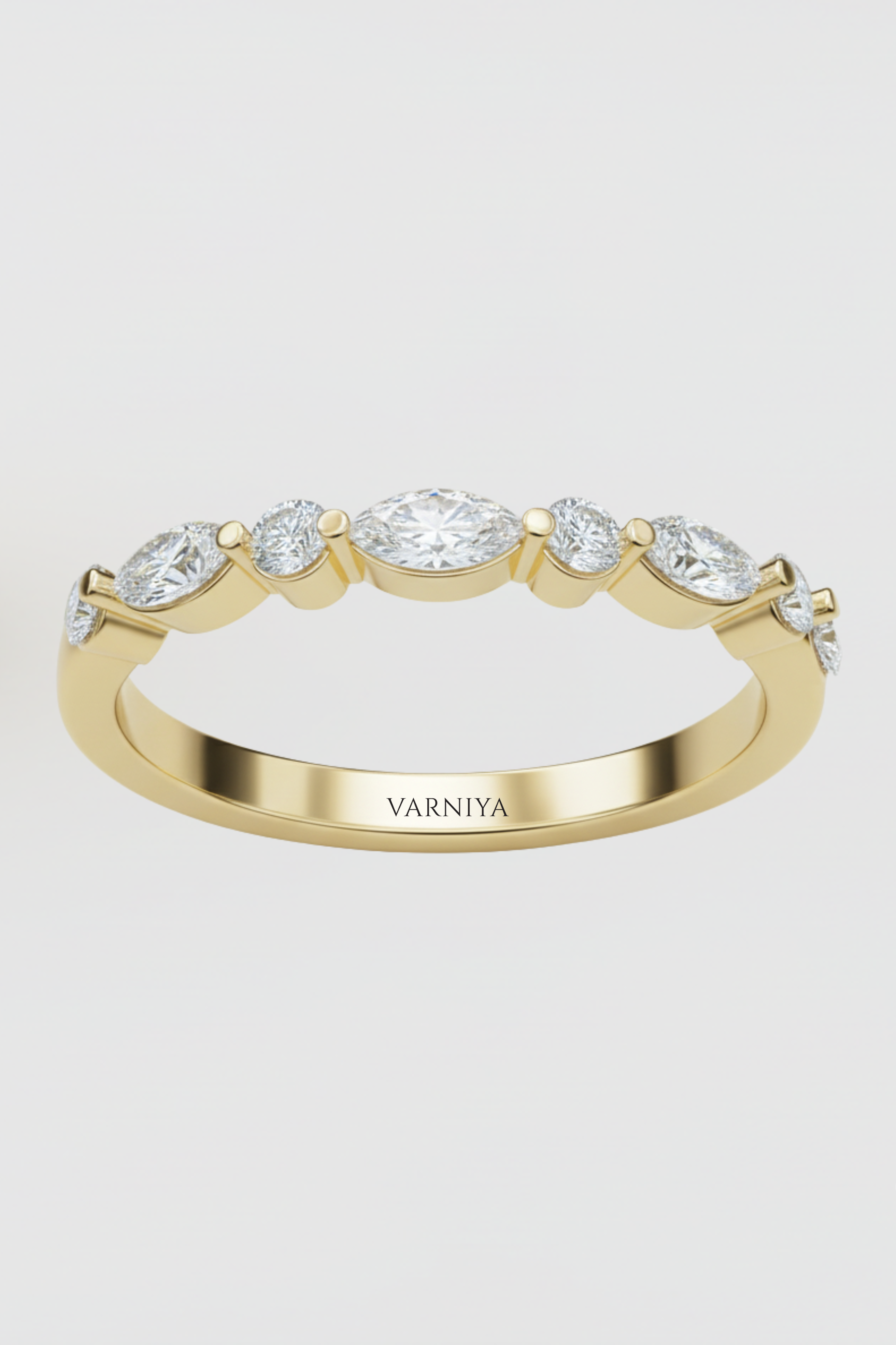 The Adelina round brilliant and marquise Band