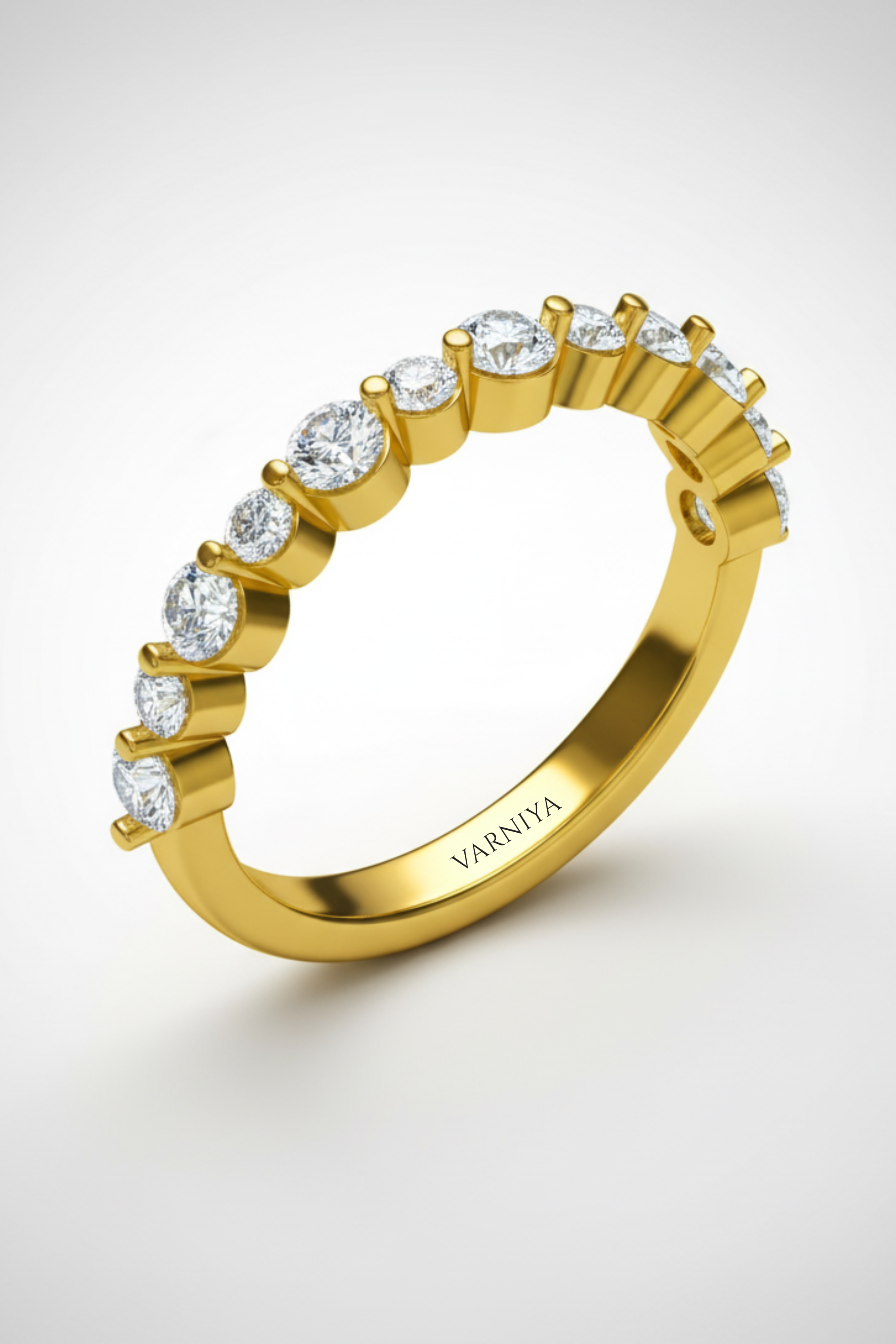 The Alegria Alternating Diamond Pavé Band