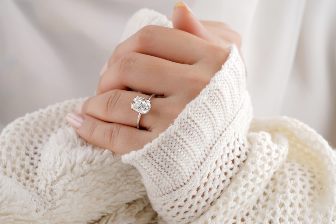 Diamonique Rings vs Lab Grown Diamonds: Which One’s Worth Your Money?