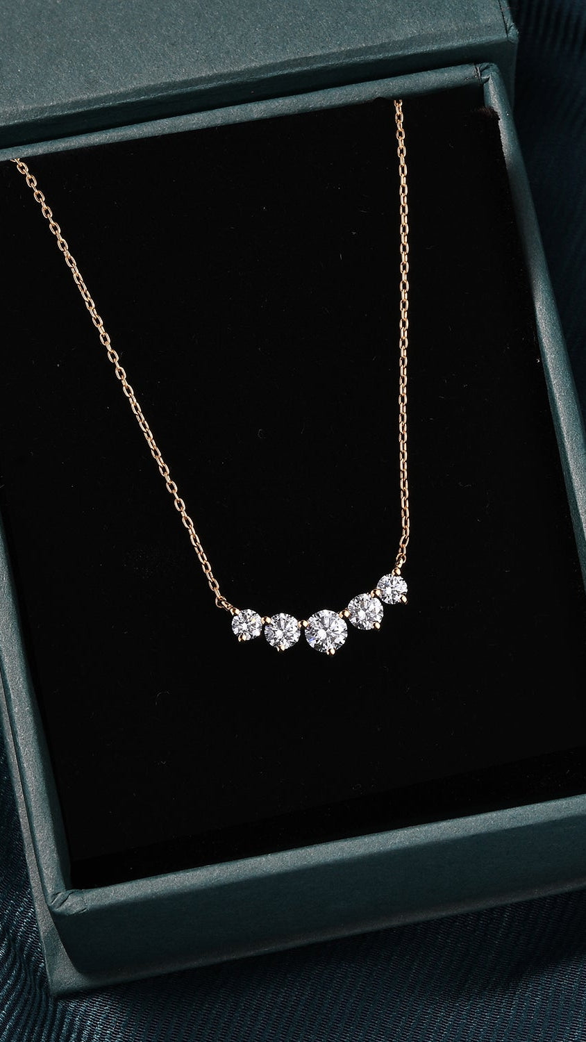 Stella Arc Pendant with Round Brilliant Diamonds