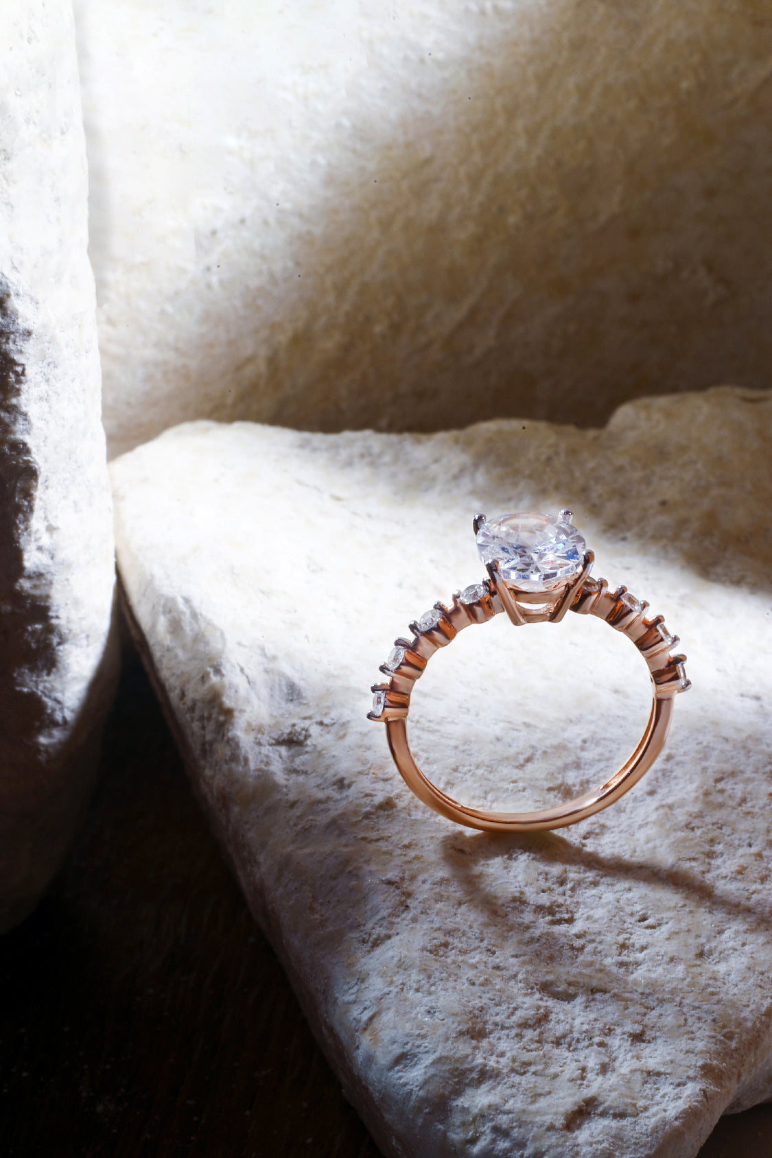 10 Carat Round Diamond Ring | Mar 2024 Buying Guide
