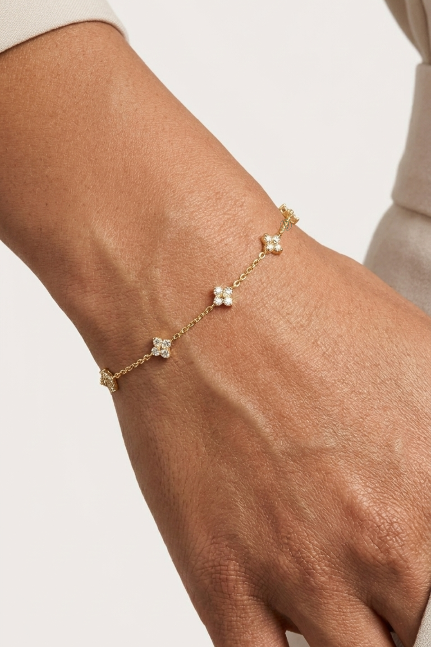 Dainty Clover Station Bracelet