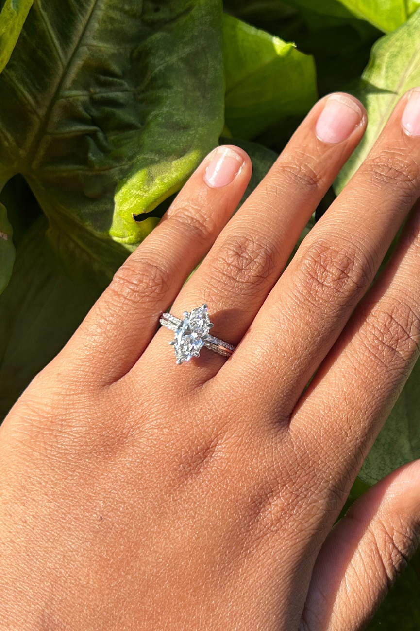 Amália Marquise Solitaire Pavé Ring