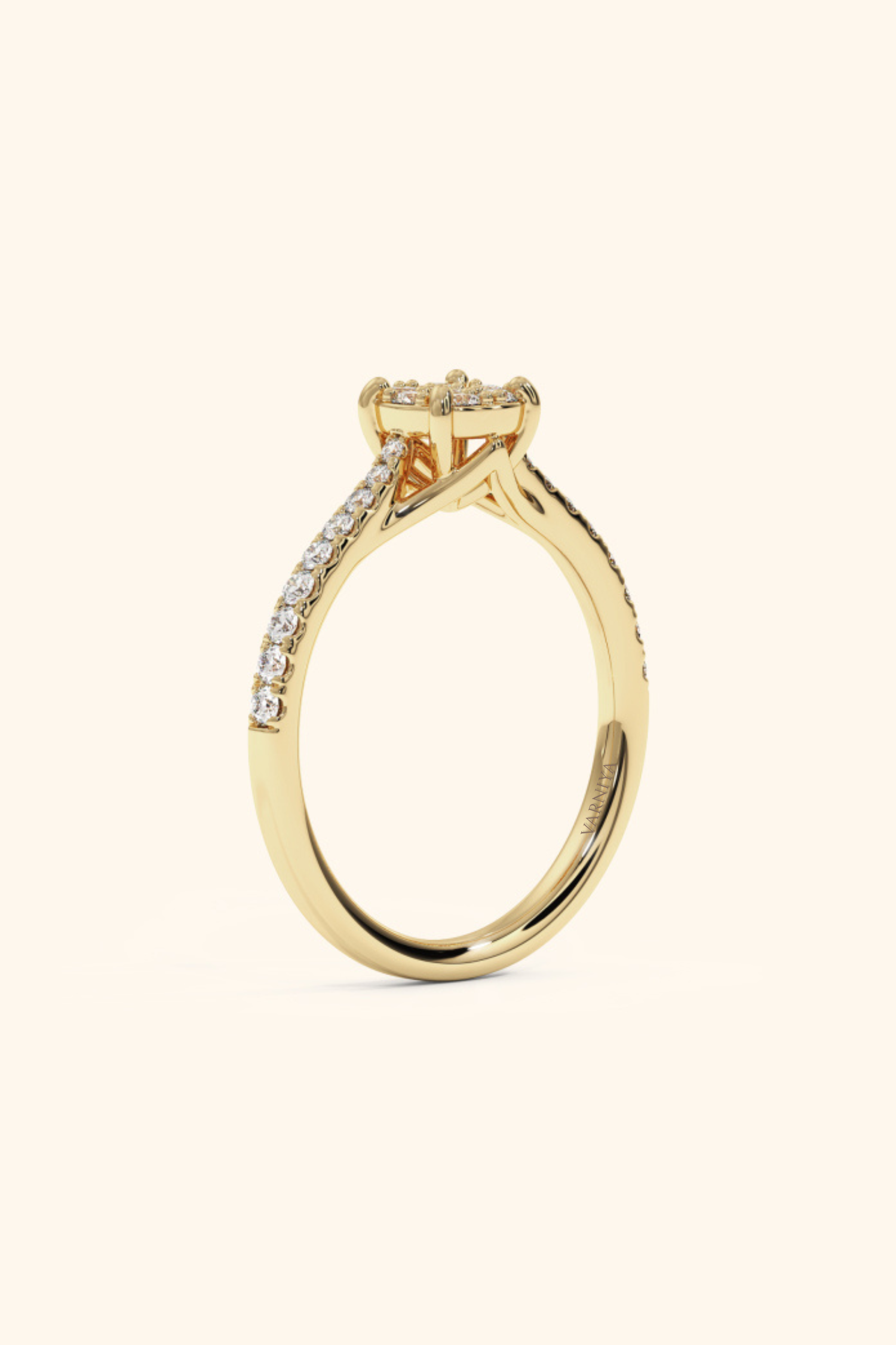 Chloe Round Diamond Cluster Pavé Ring