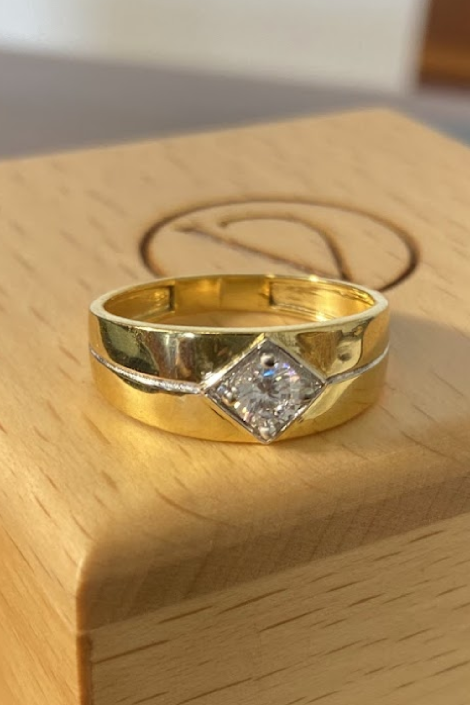 Engagement gents ring discount