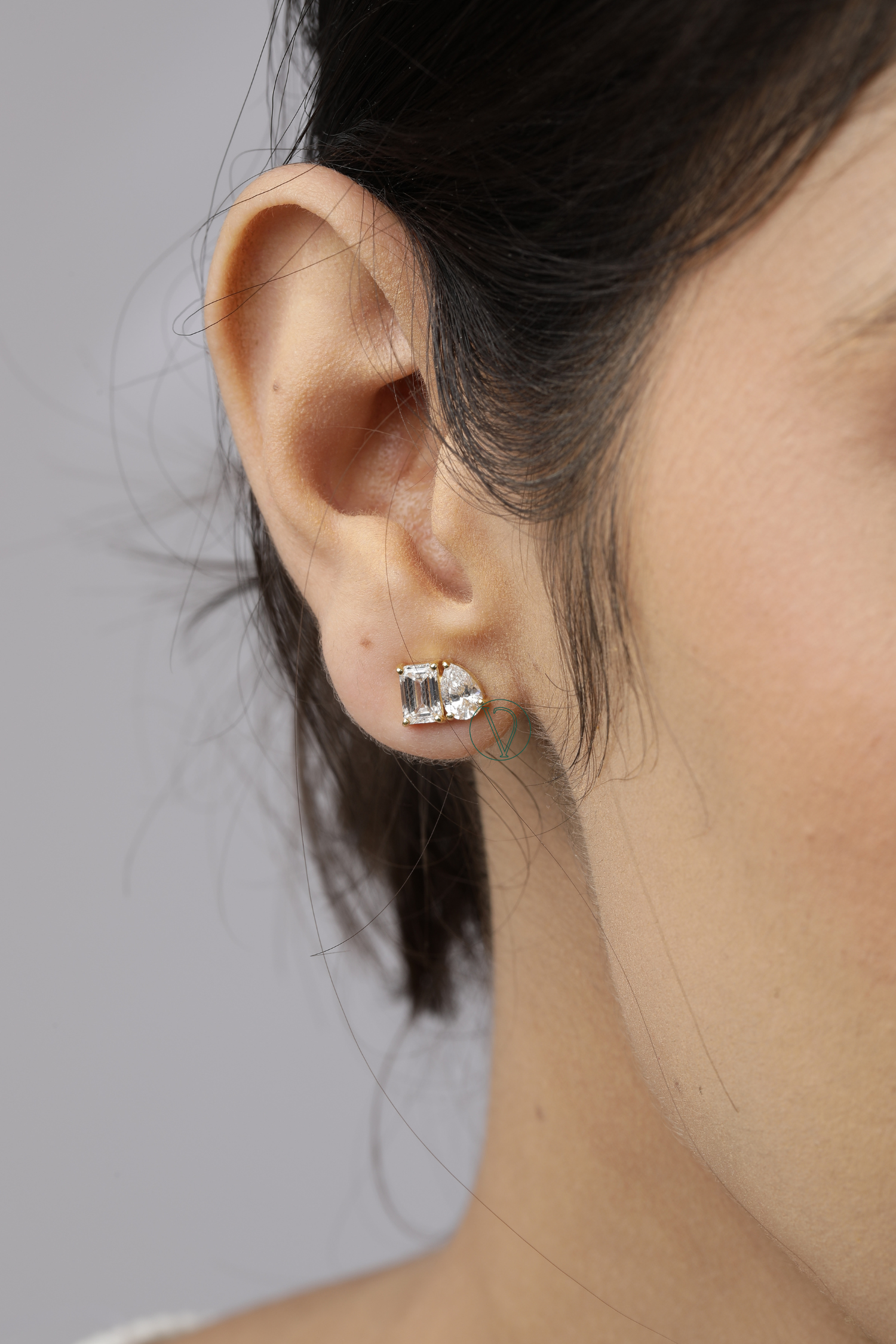 Vera Emerald Pear Earrings