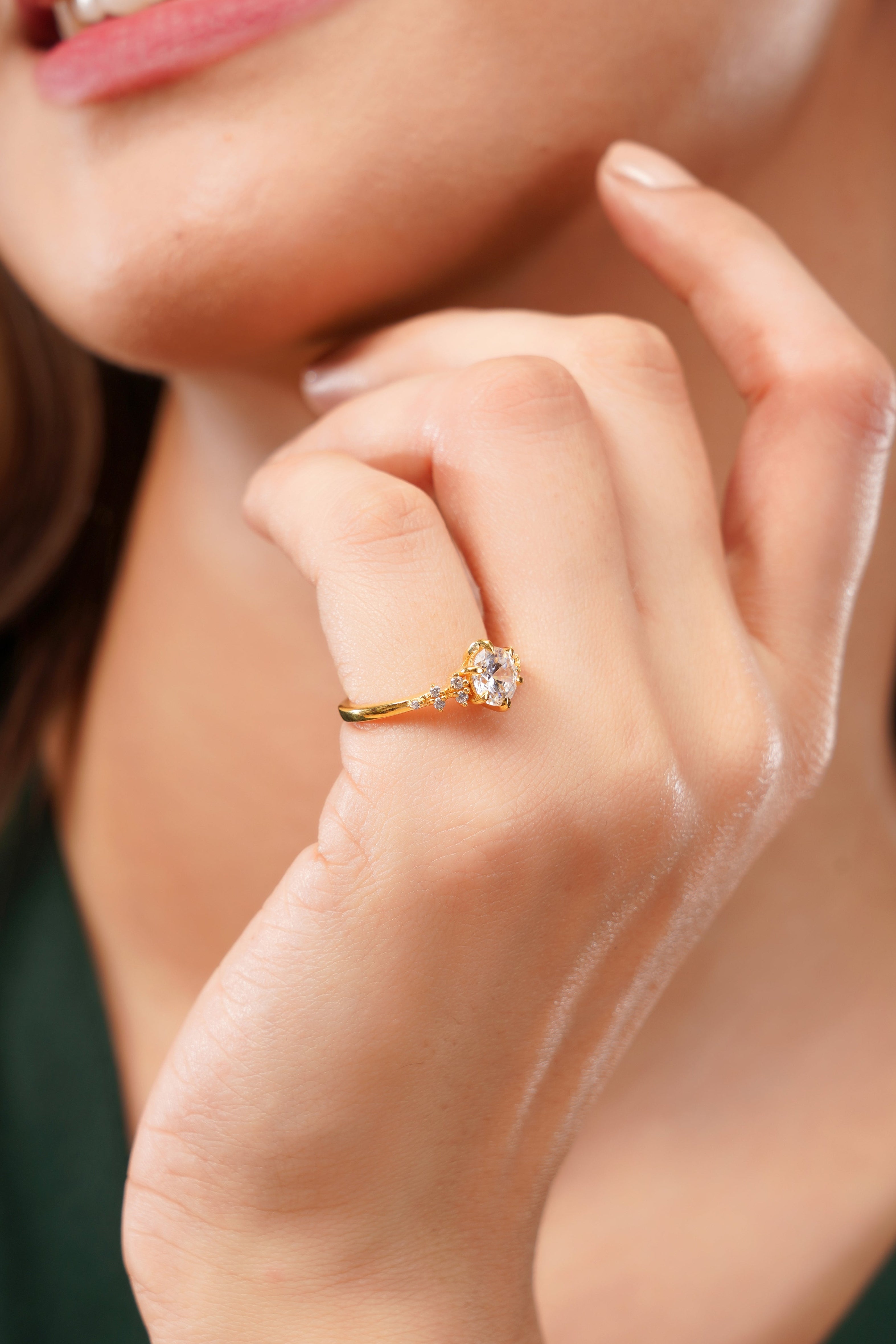 Luminosa Bloom Round Engagement Ring