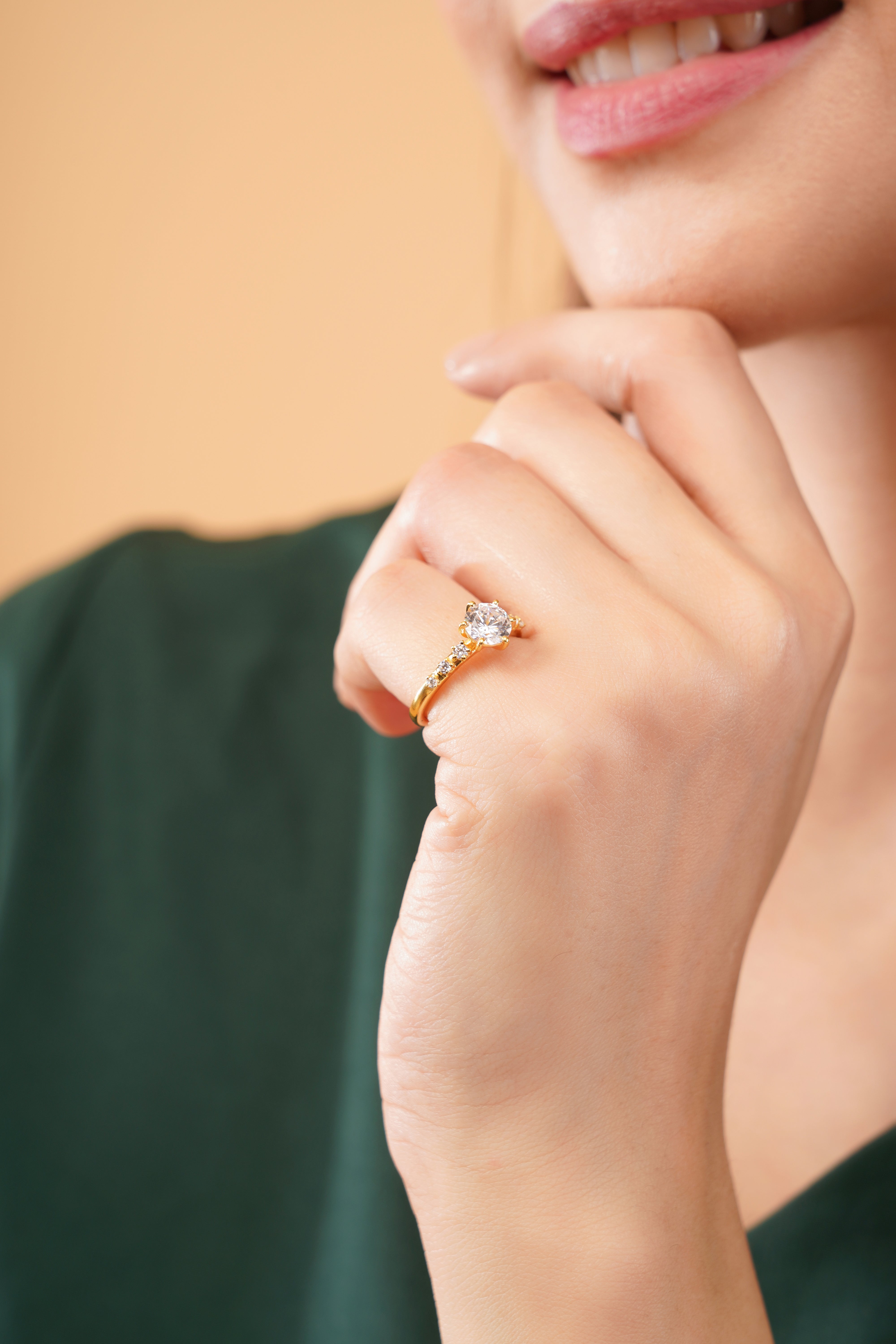 Stella 6-Prong Round Brilliant Engagement Ring