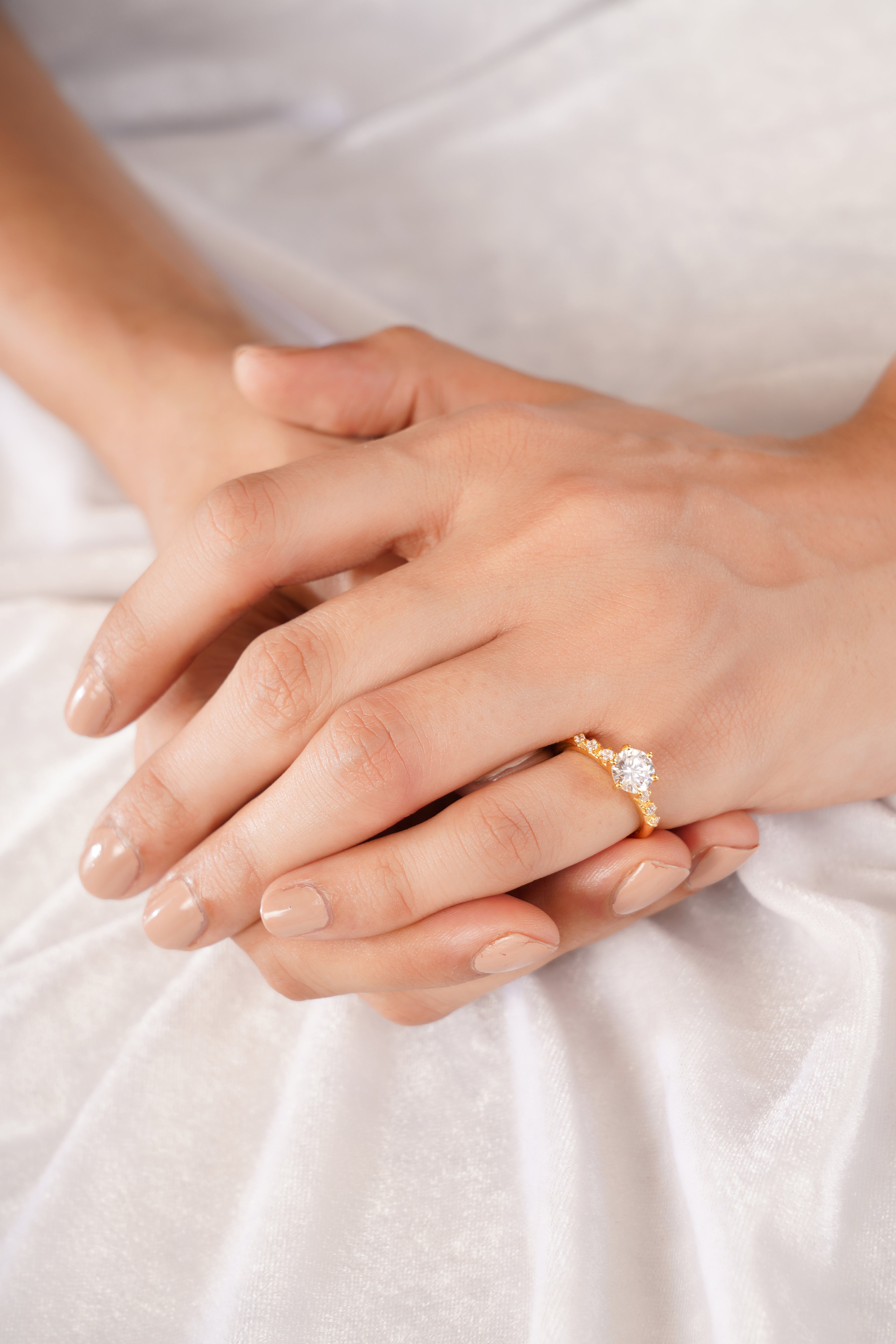 Stella 6-Prong Round Brilliant Engagement Ring