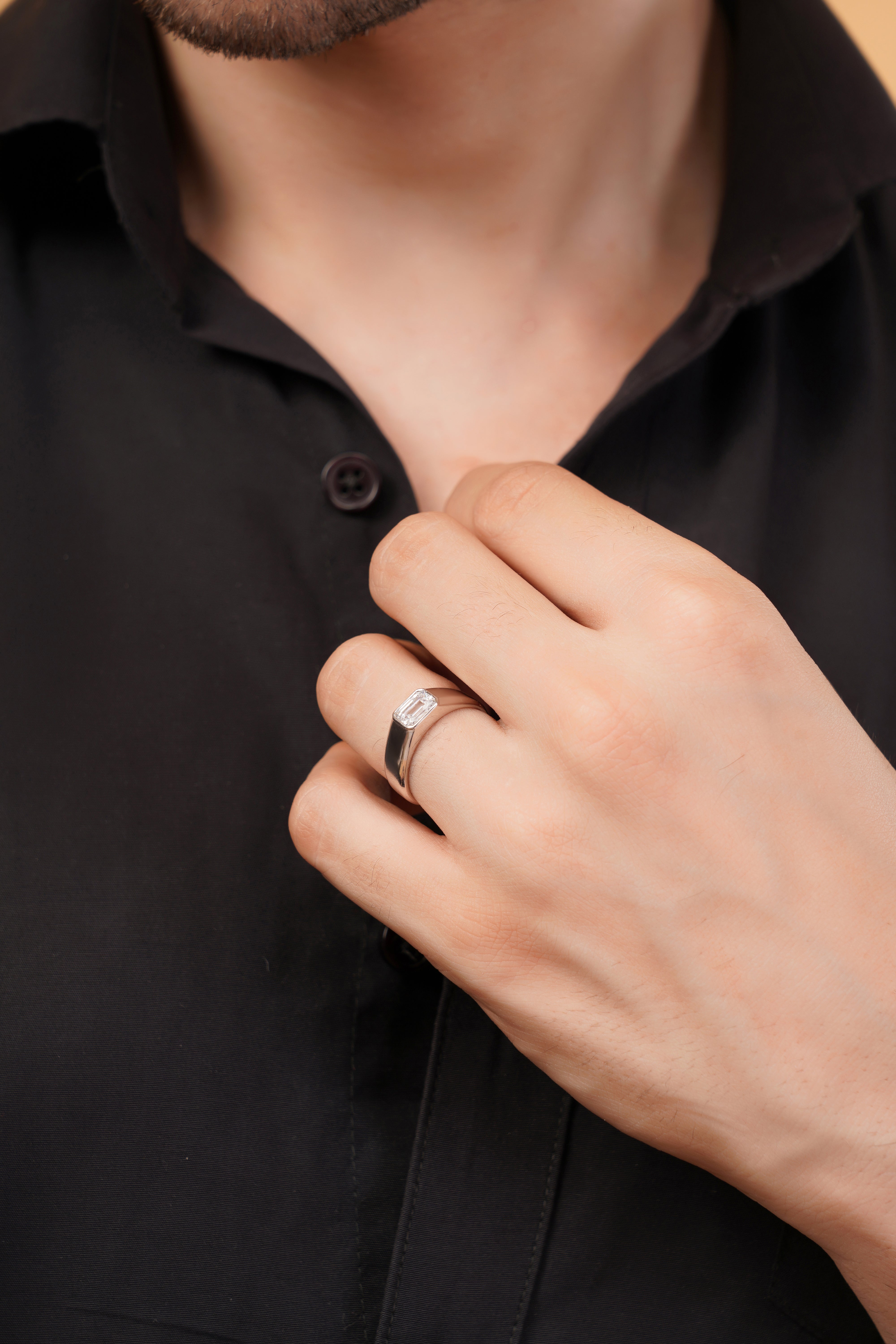 Sovereign Band with a Emerald Solitaire