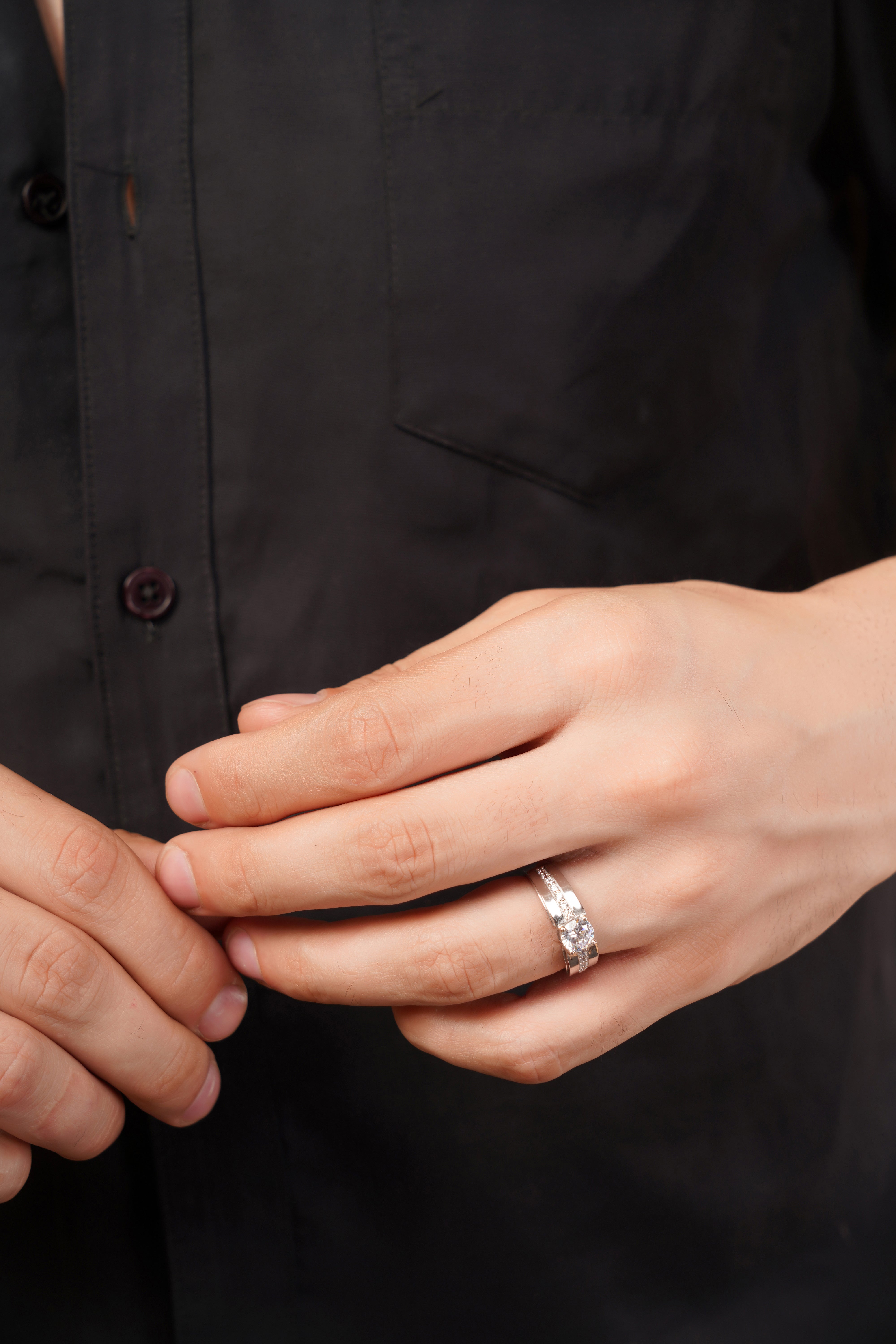 Magnate Mens Pavé Band with a Round Solitaire