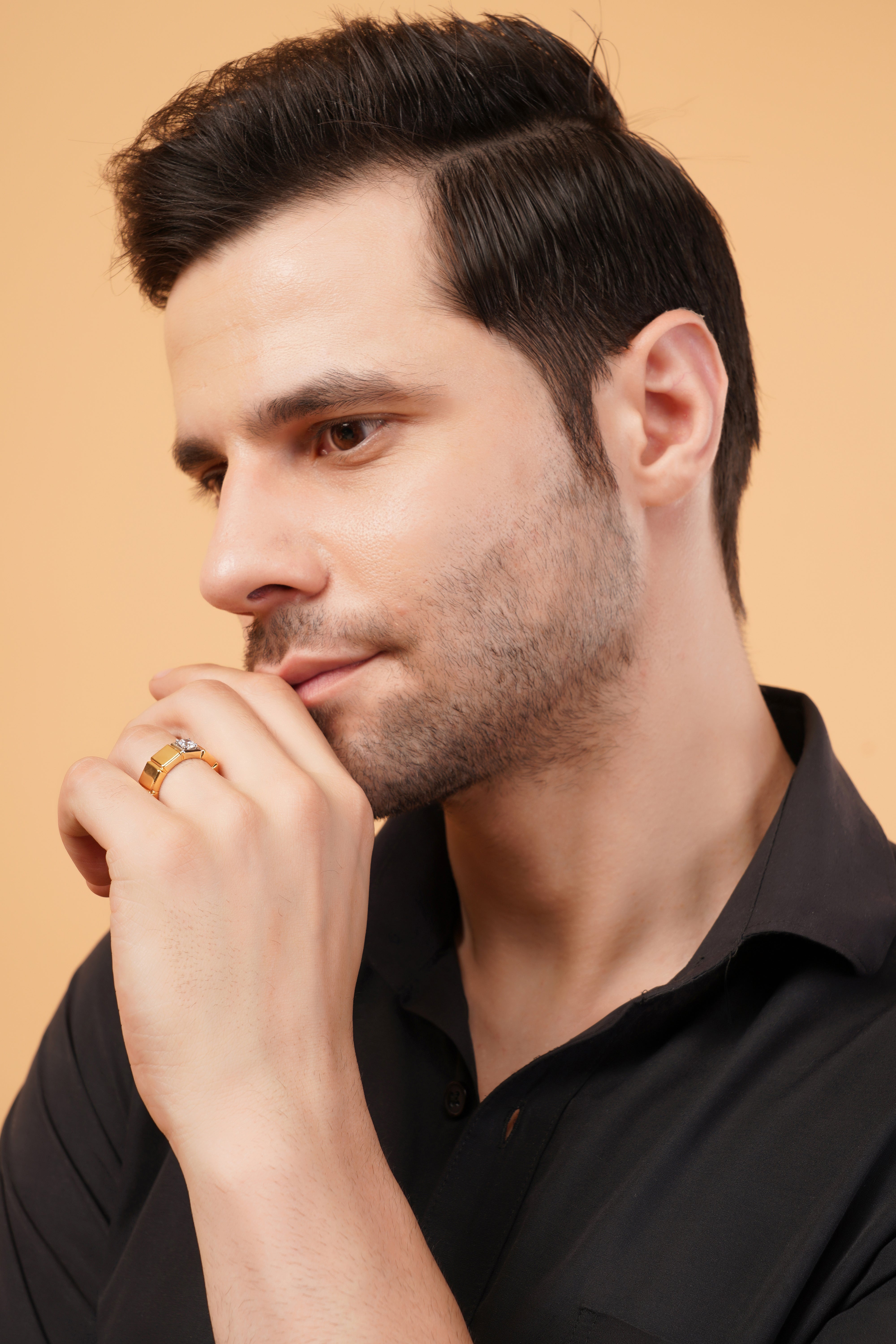 Honor Band with Round Solitaire