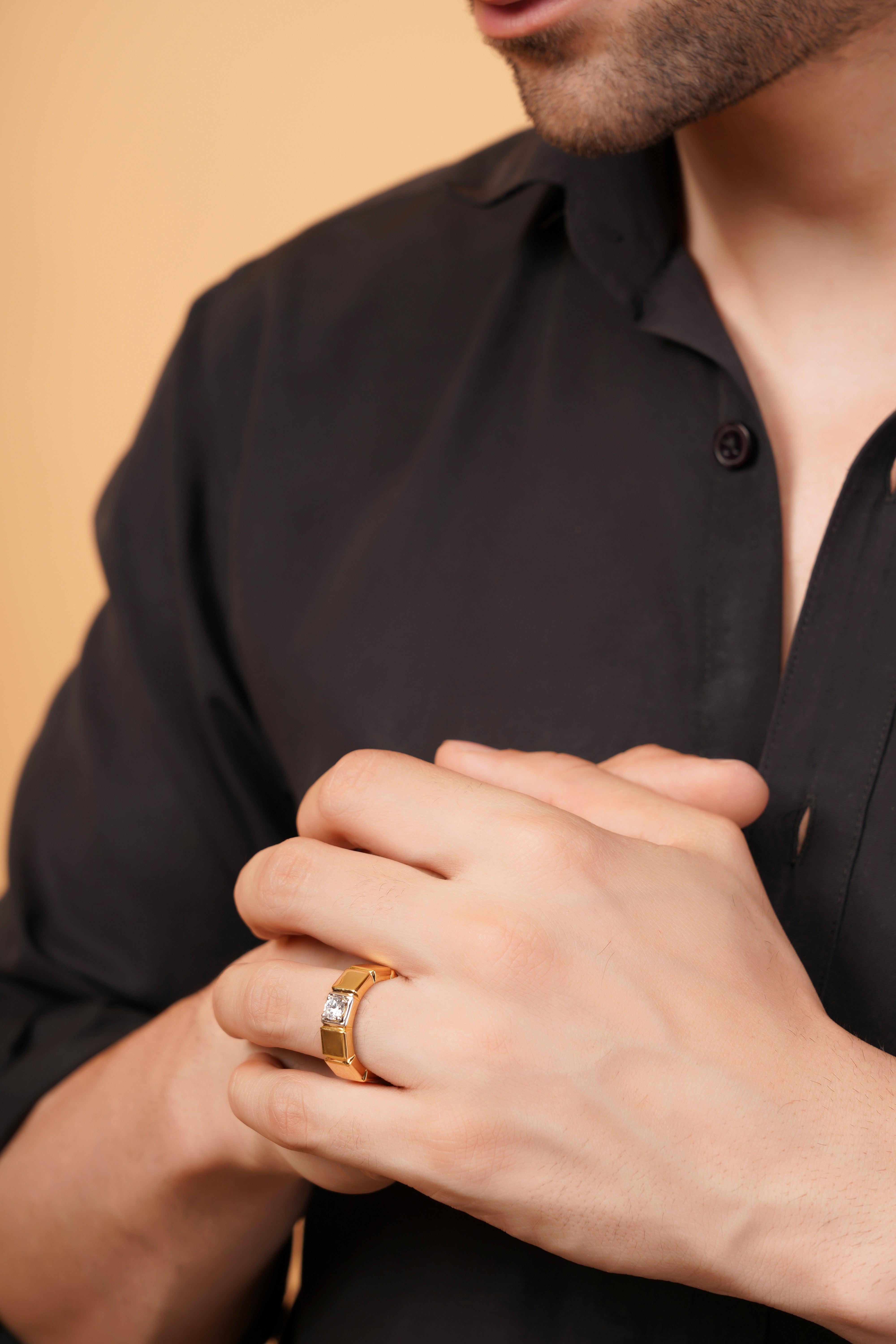 Honor Band with Round Solitaire