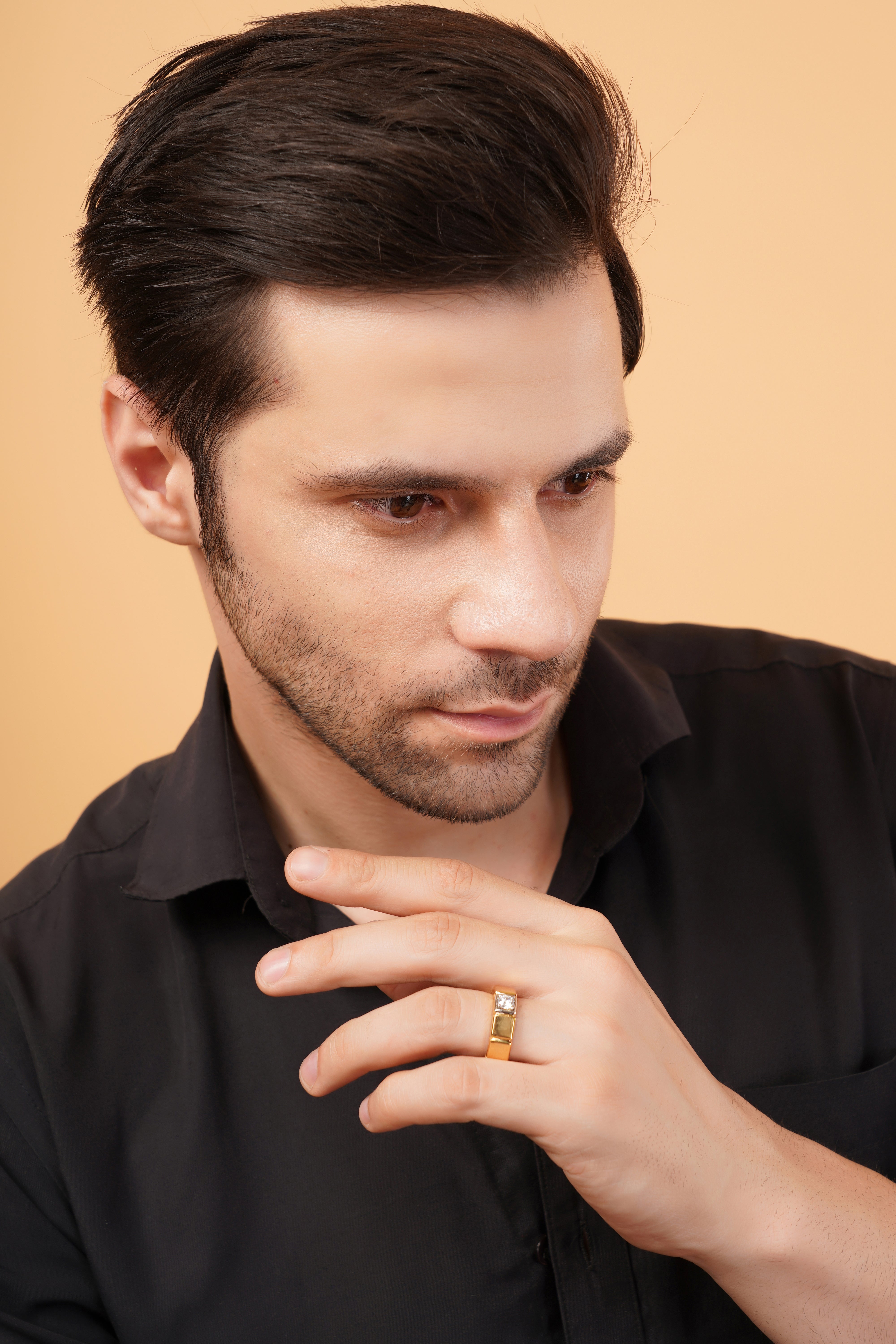 Honor Band with Round Solitaire