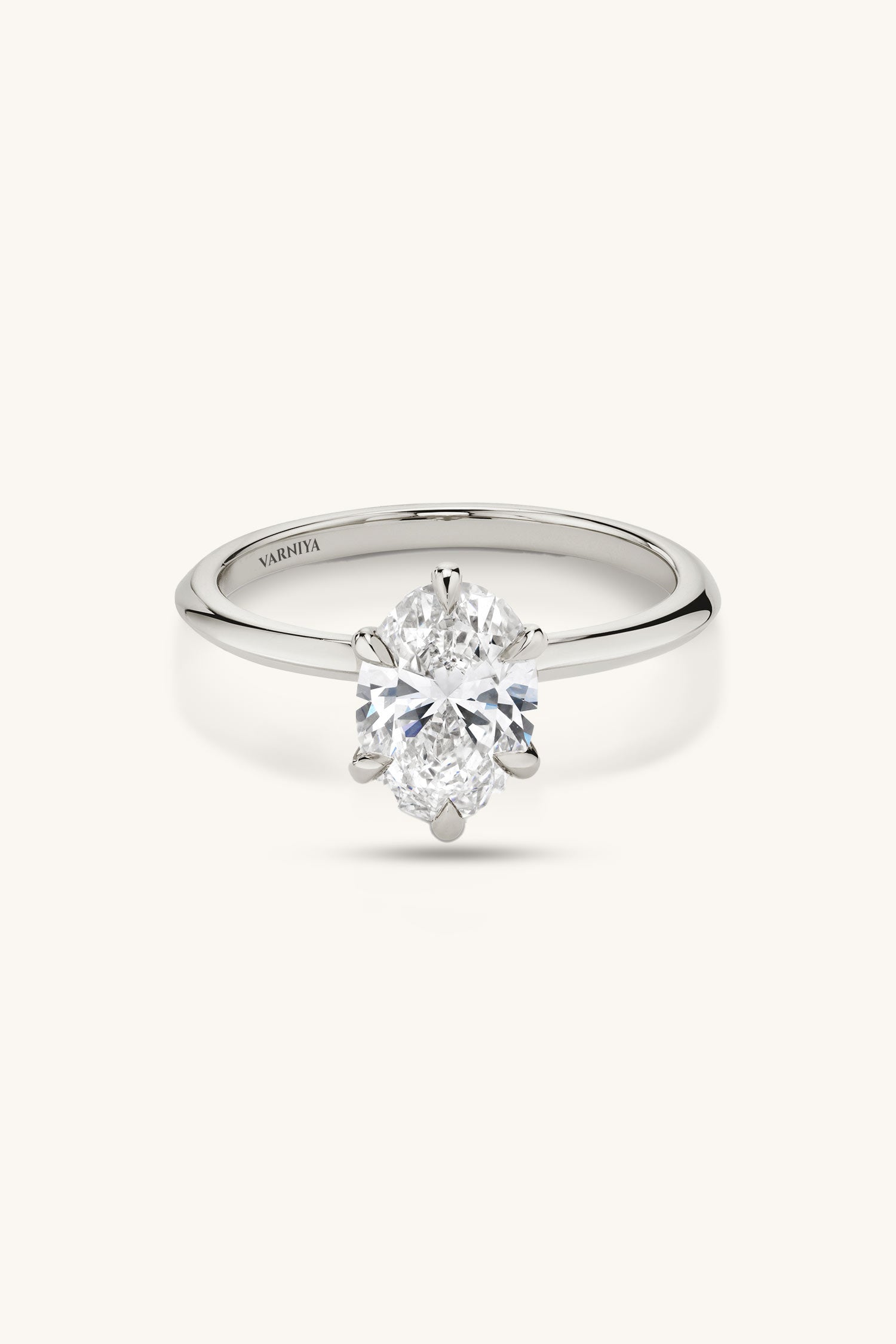 Amália Oval Solitaire Ring