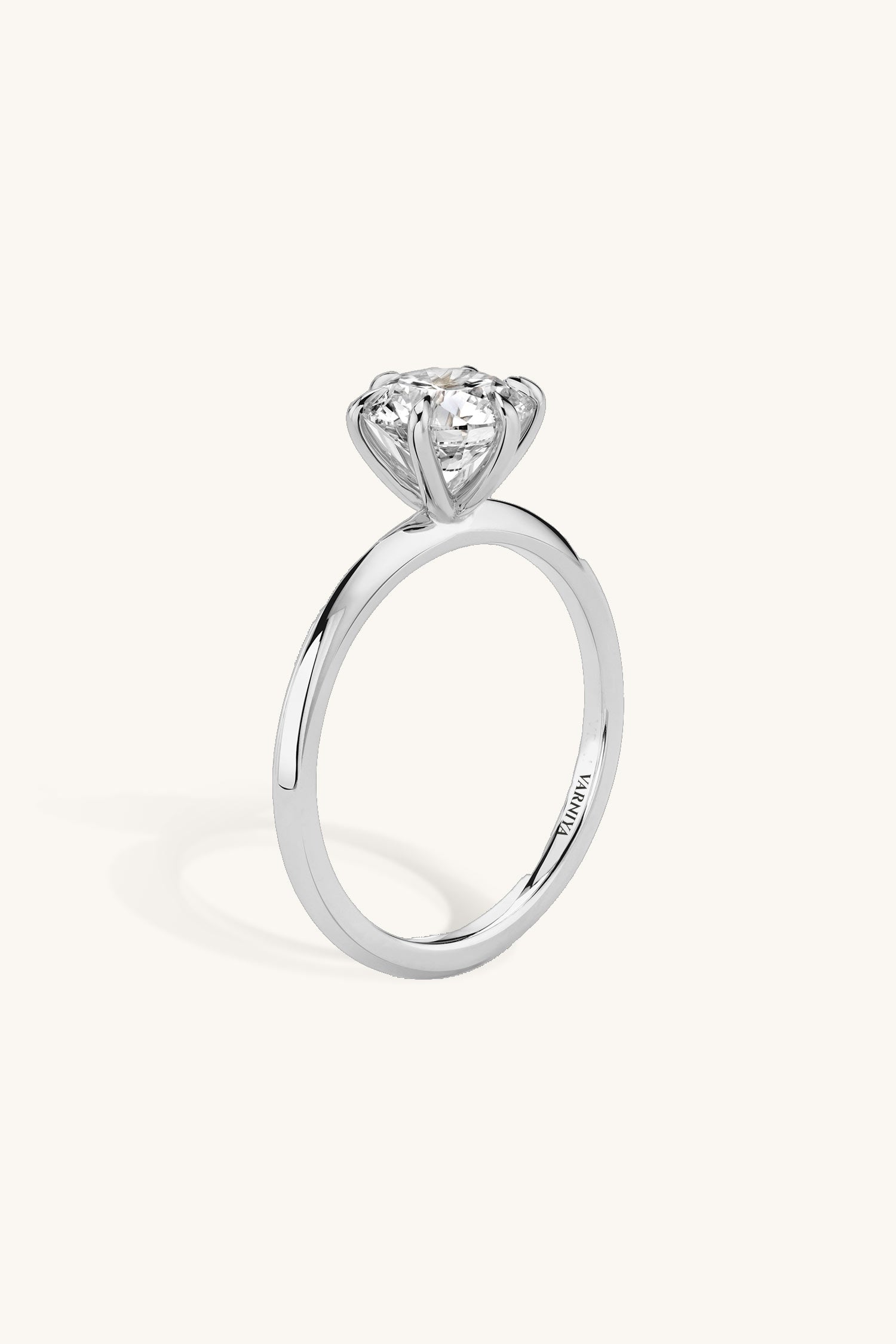 Amália Round Brilliant Solitaire Ring