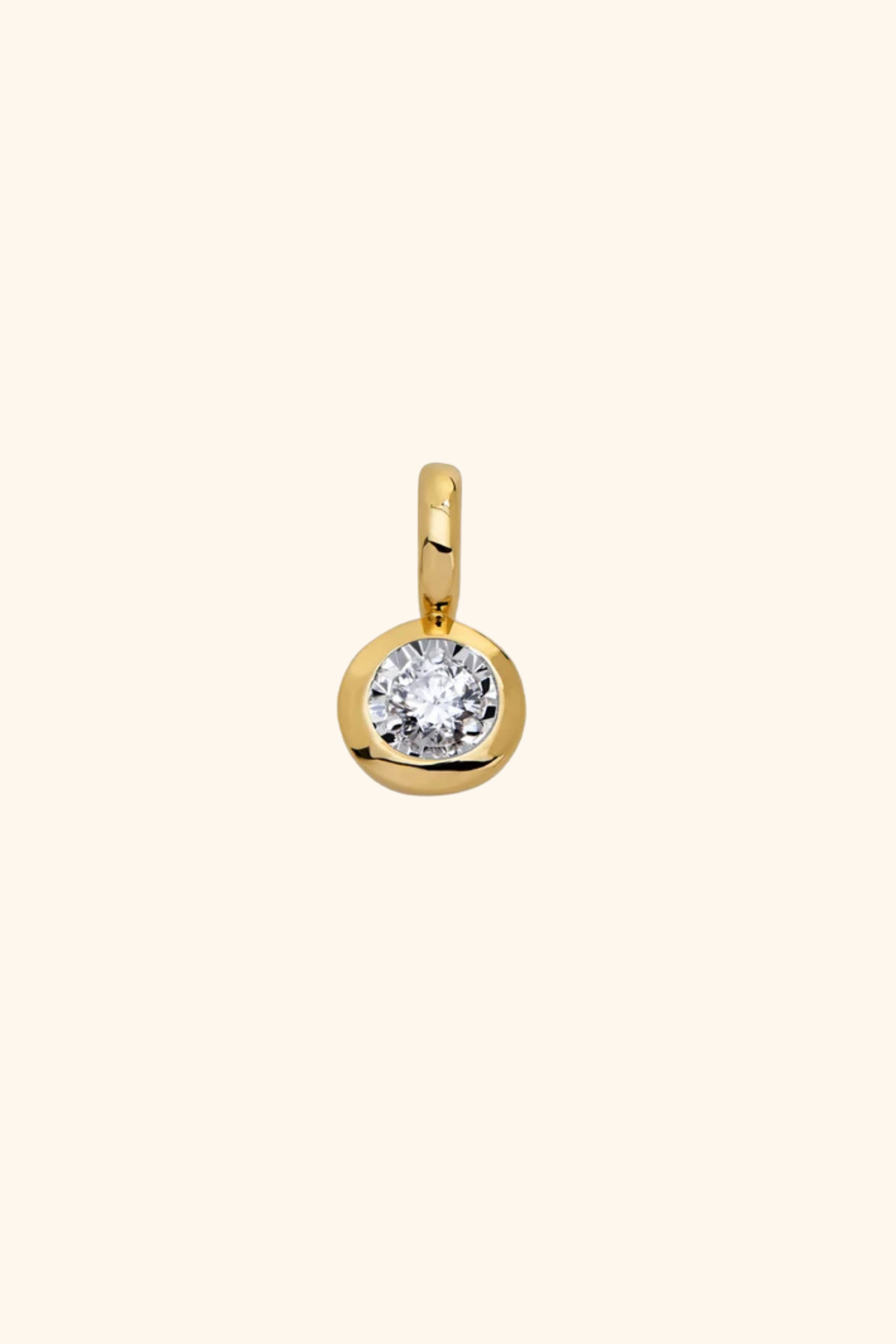 Bezel Set Round Shaped Pendant
