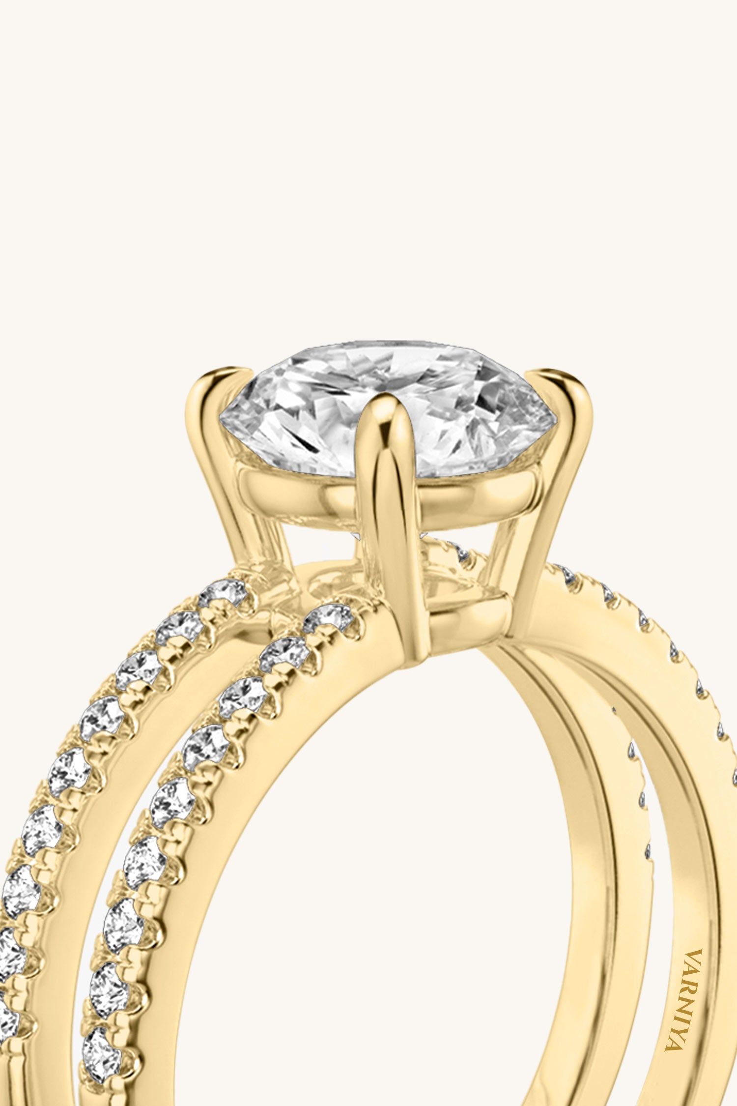 Bicephal Round Solitaire Pavé Ring