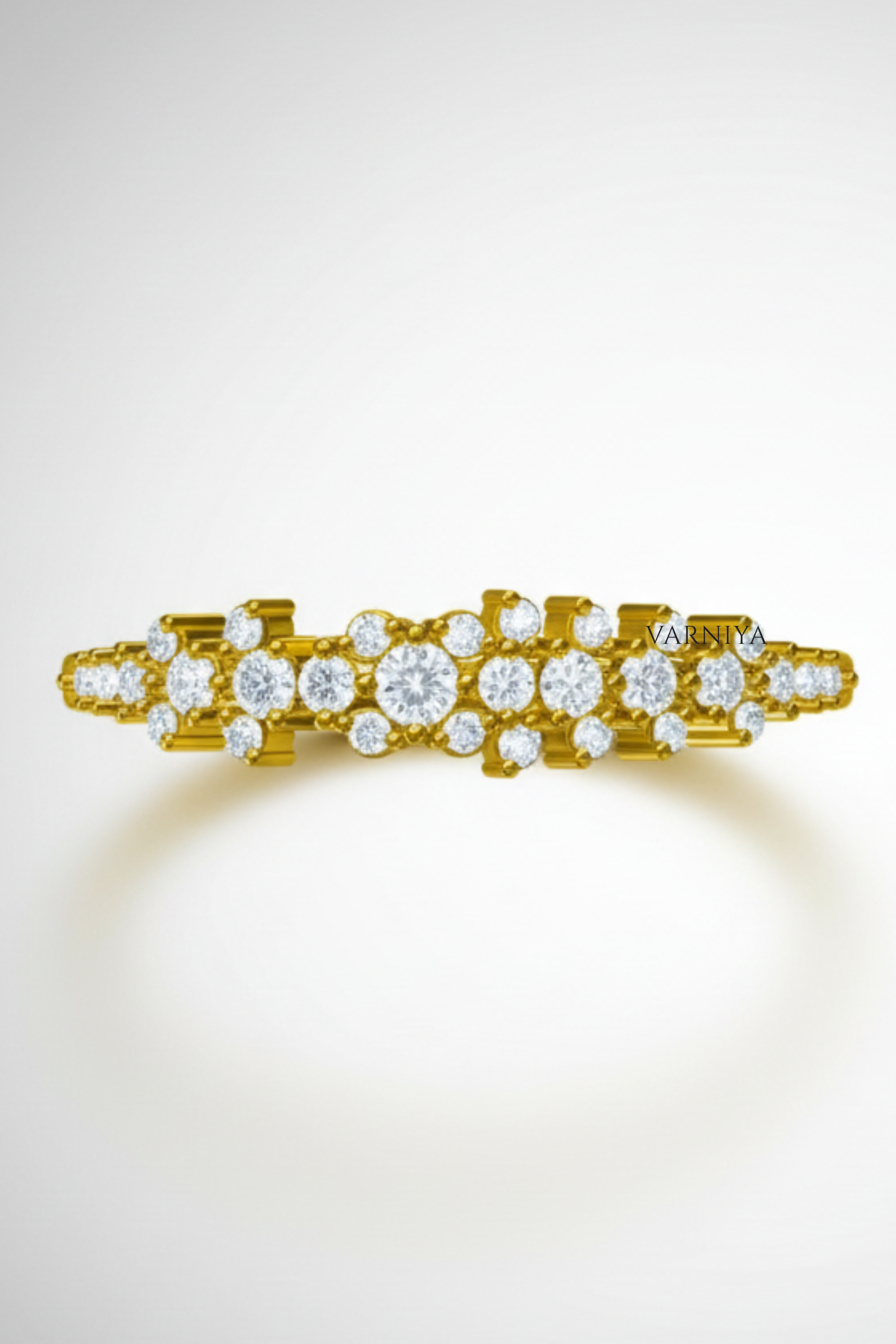 The Estrella Brillante Scattered Pavé Band